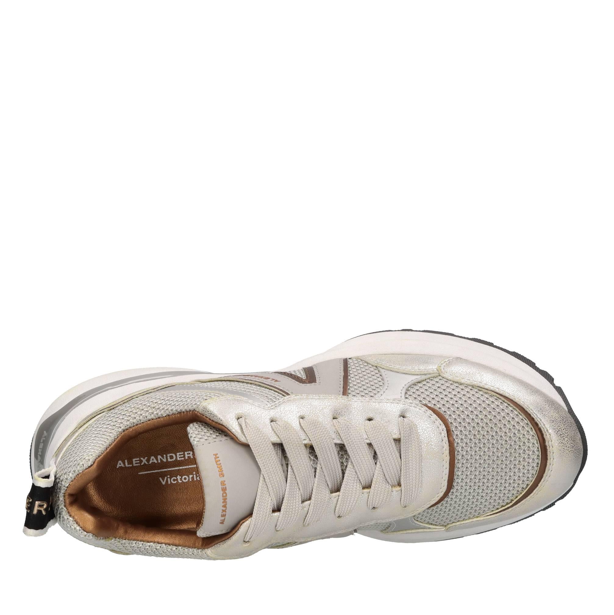 Sneakers in pelle, ecopelle e tessuto 