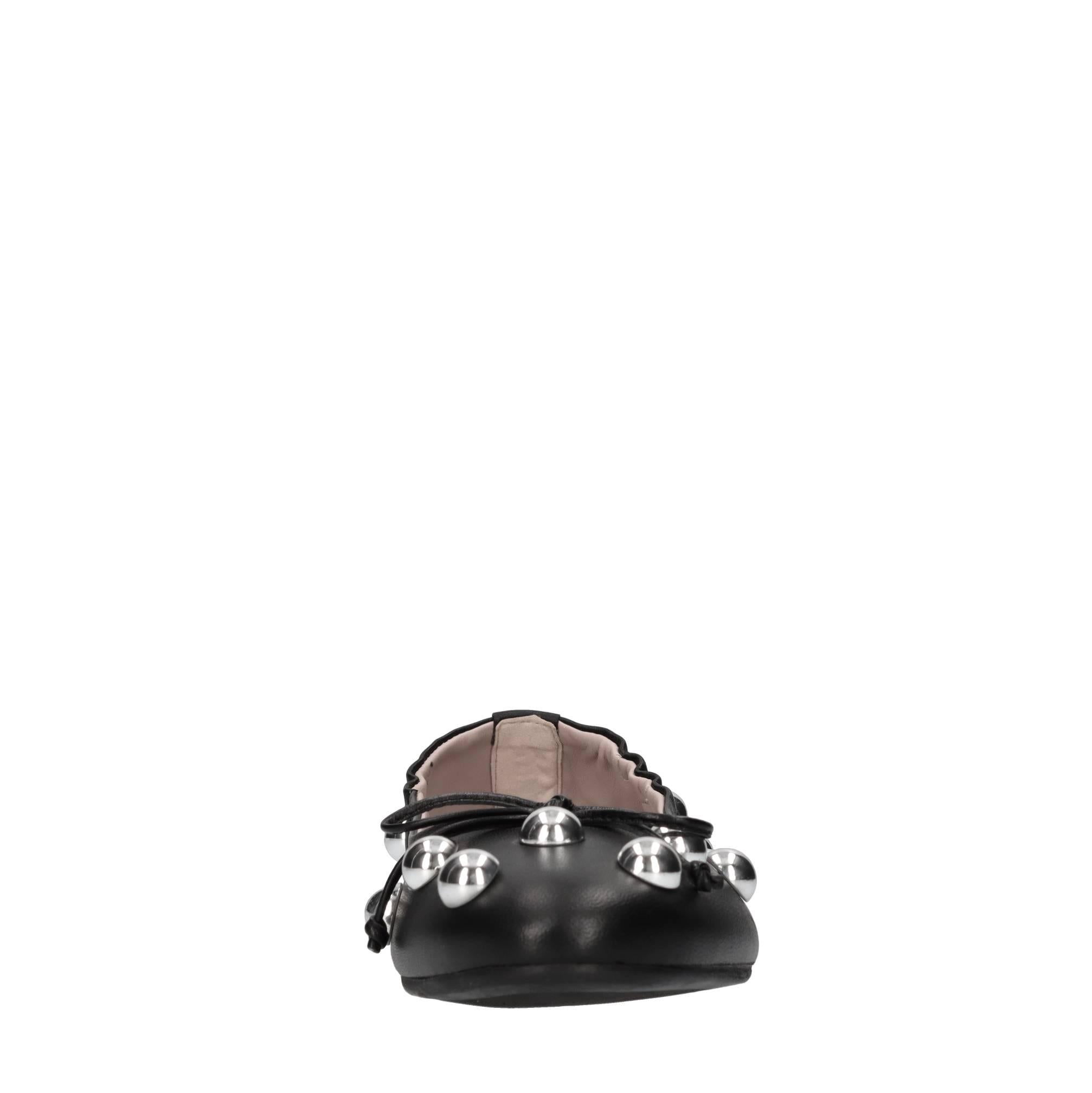 Ballerine in pelle con borchie 