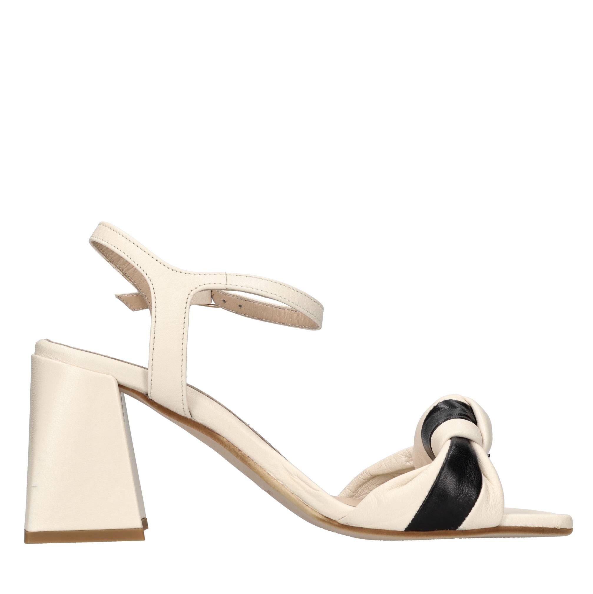 Sandali in pelle 