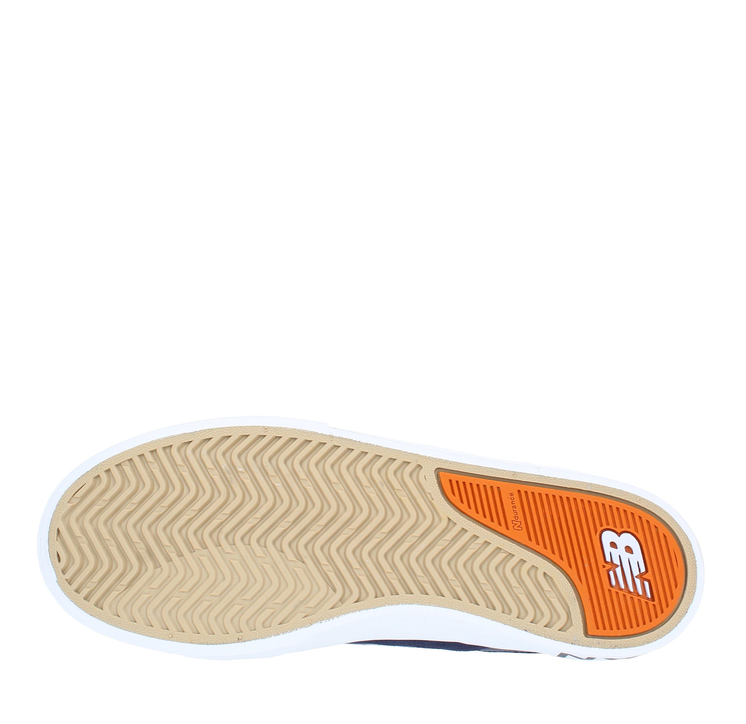 Sneakers in camoscio e tessuto 