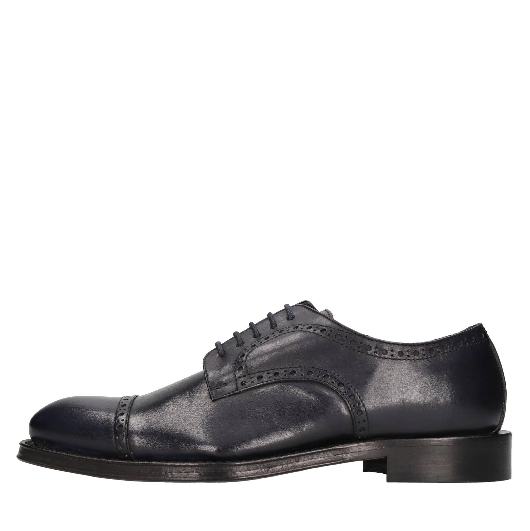 Stringate in pelle 