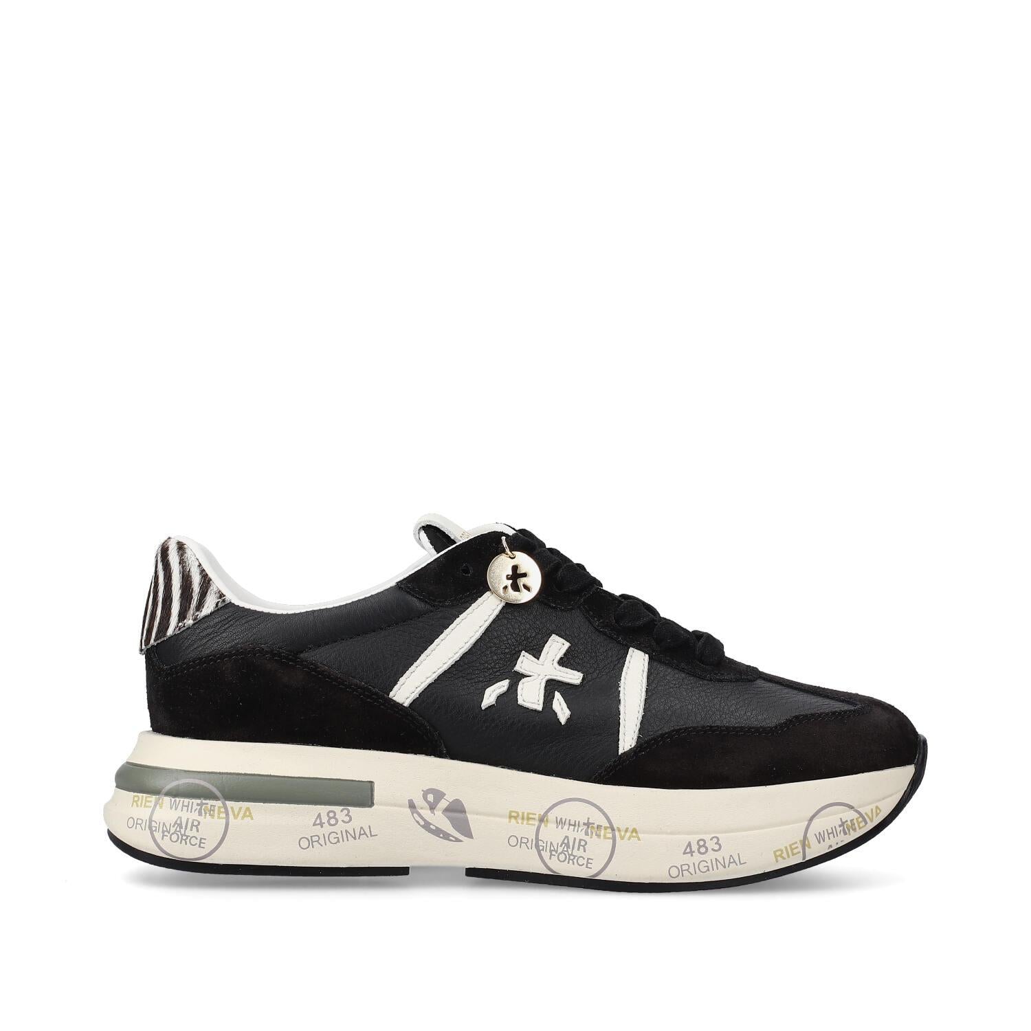 Sneakers Cassie Var 7681 in pelle, ecopelle e tessuto 