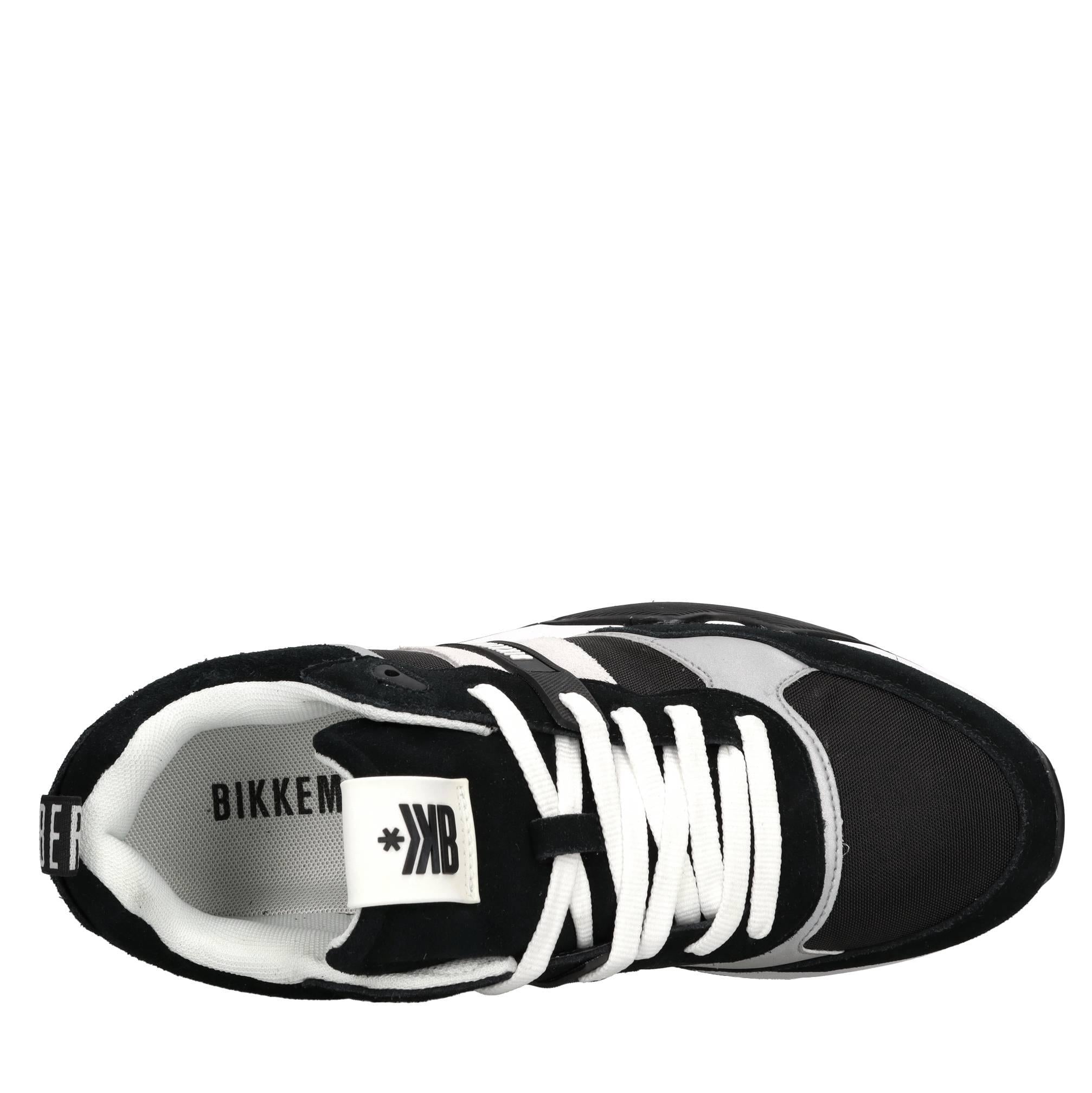 Sneakers in camoscio, ecopelle e tessuto 