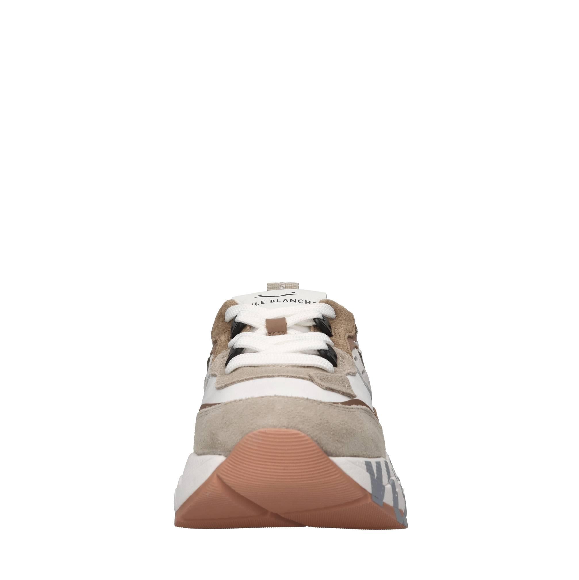 Sneakers in camoscio tessuto e borchie 