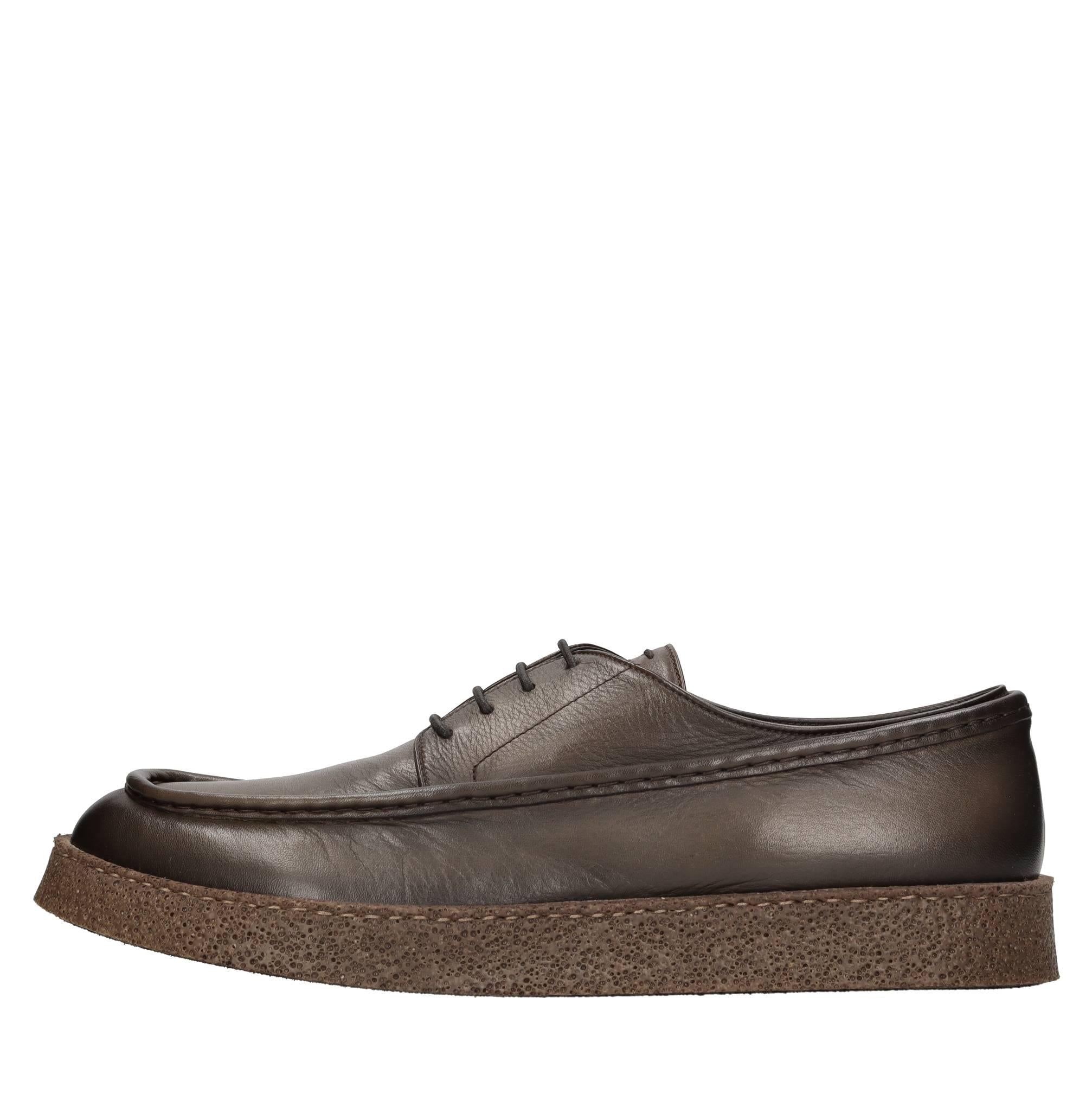 Stringate modello YAN in pelle 