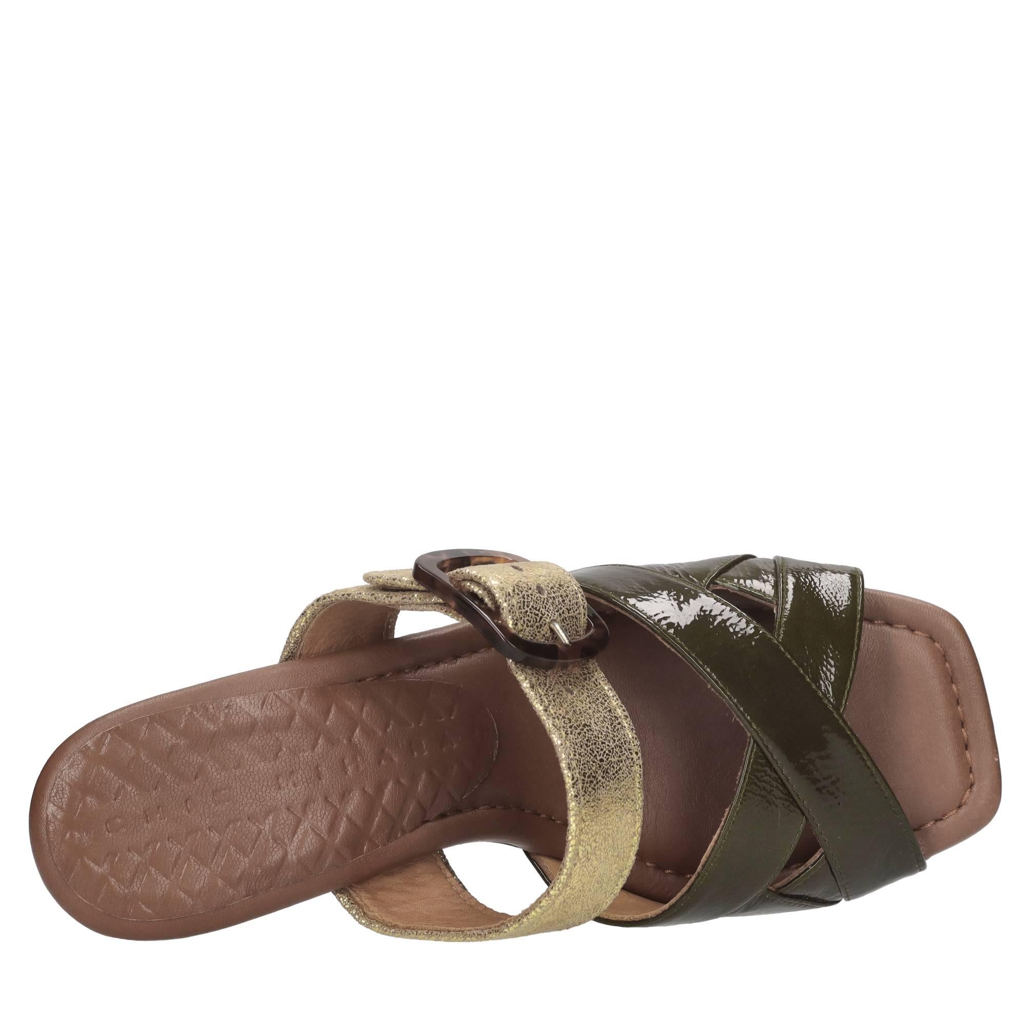 Sandali in pelle e vernice 