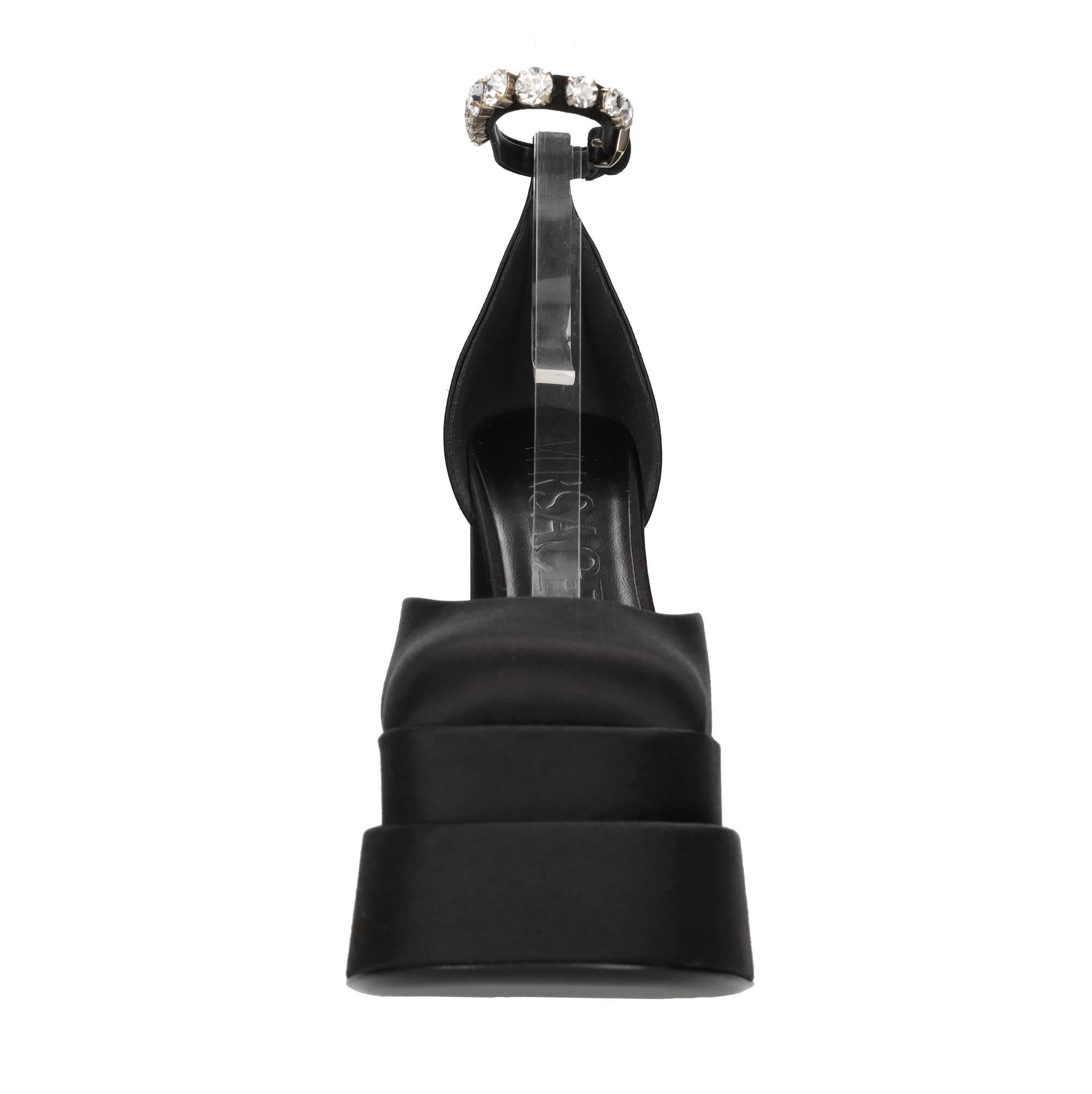 Décolleté slingback in raso 