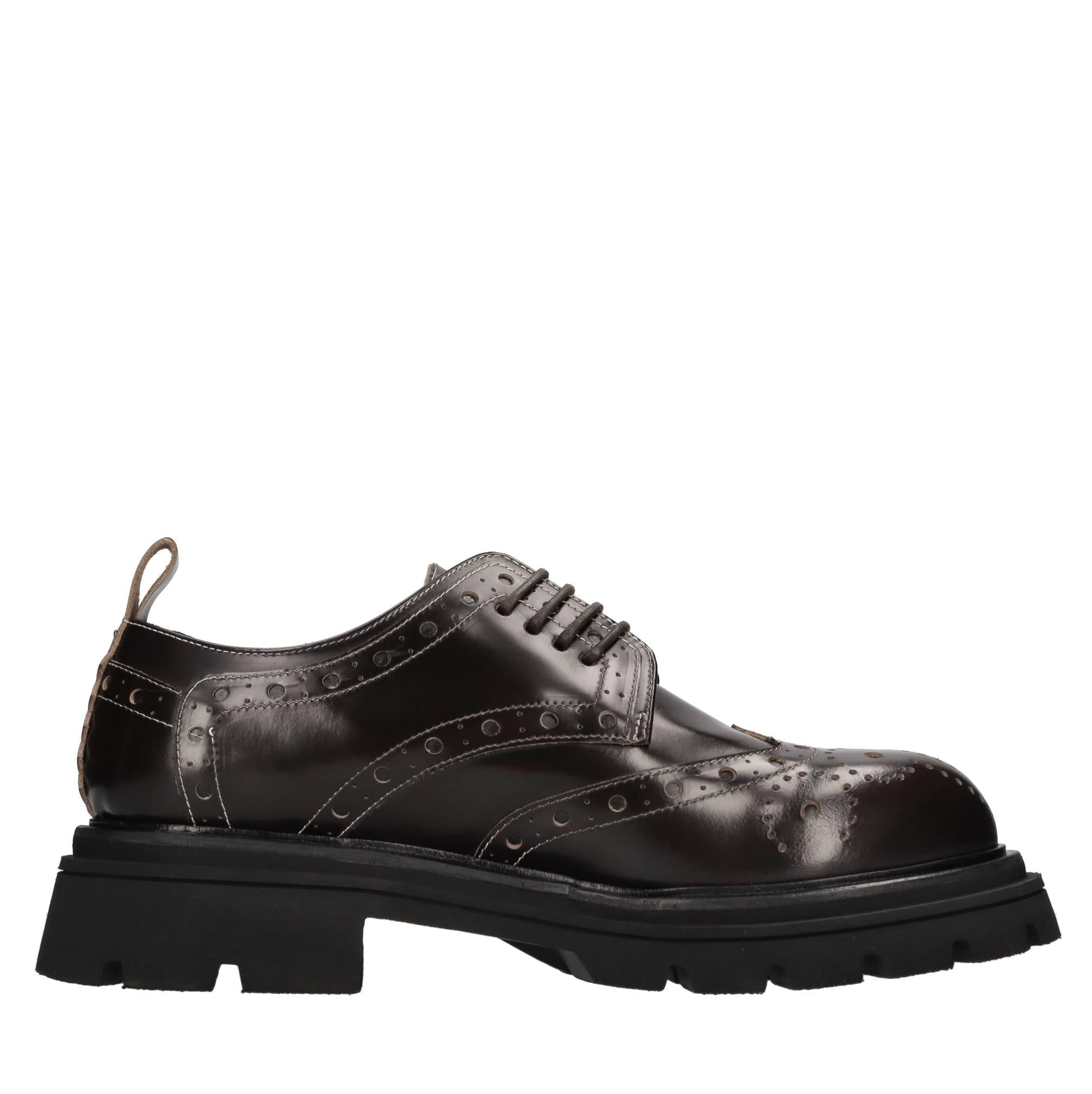 Stringate in pelle 