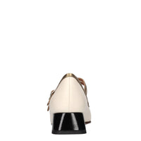 Décolleté modello Hika in pelle 
