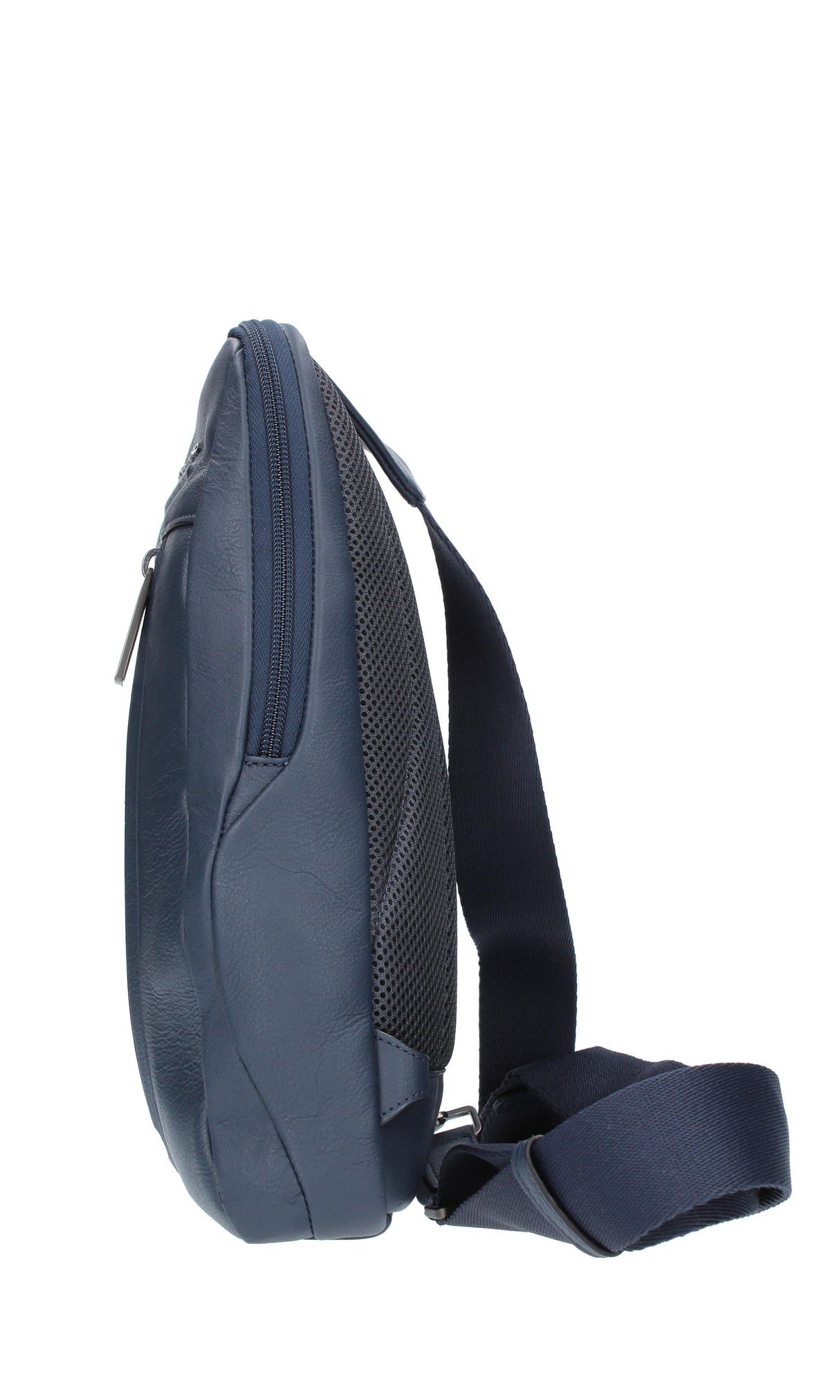 Zaino monospalla PIQUADRO modello CA5106AO in pelle. 