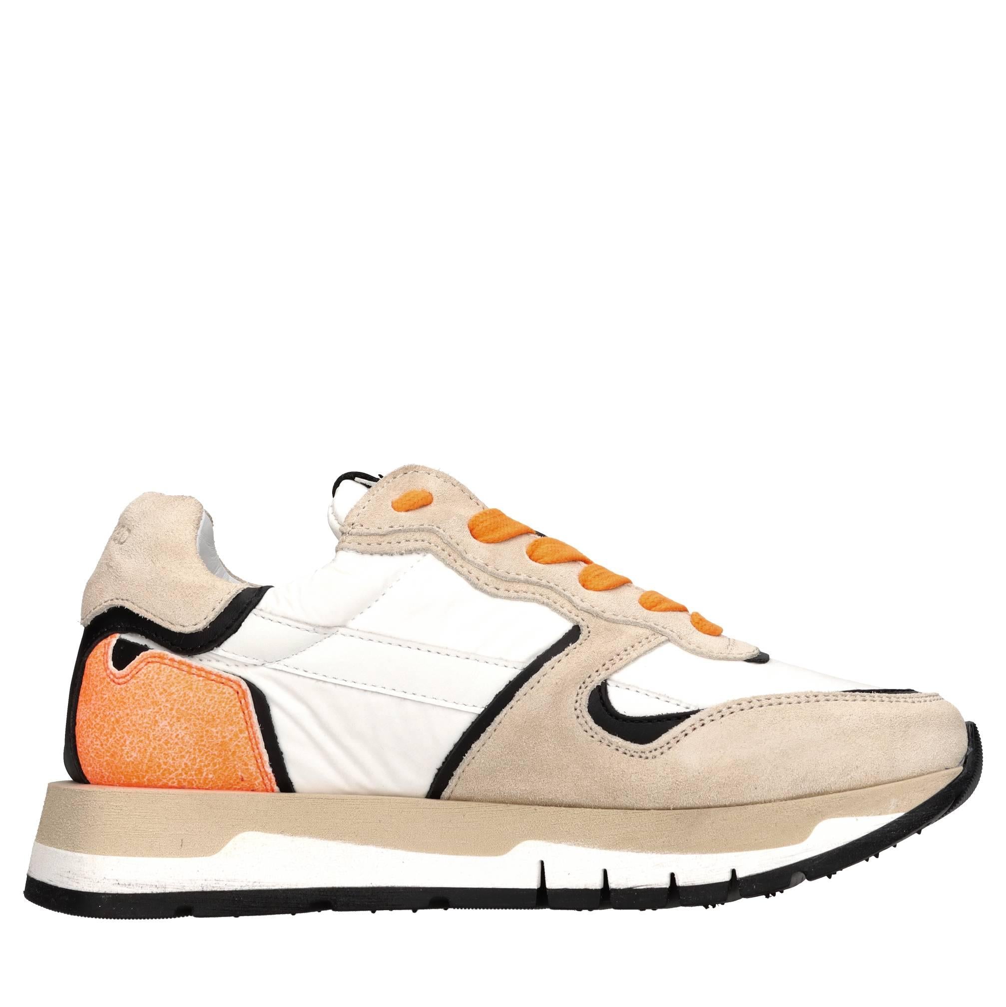 Sneakers in camoscio e tessuto 