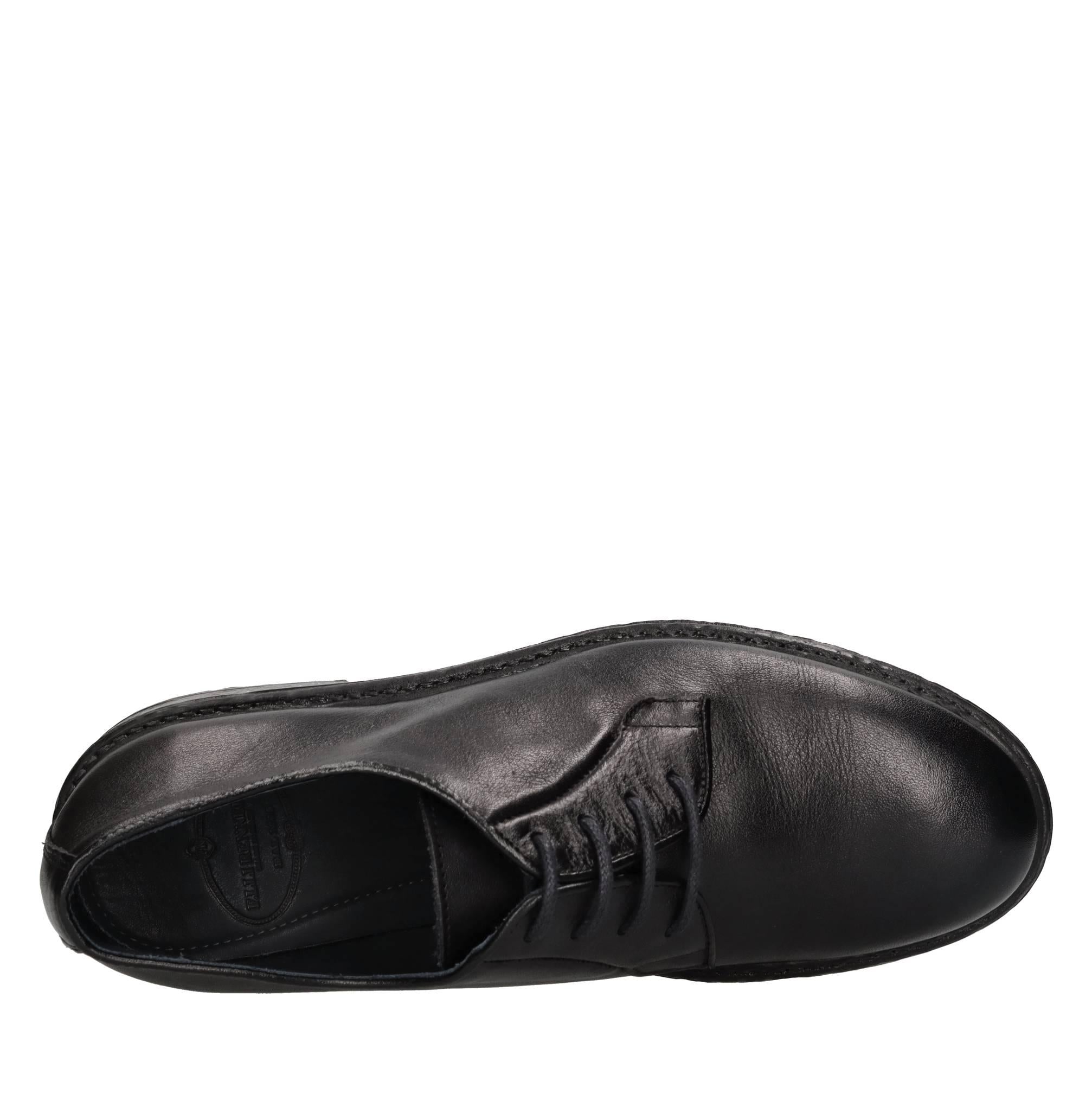 Stringate in pelle 