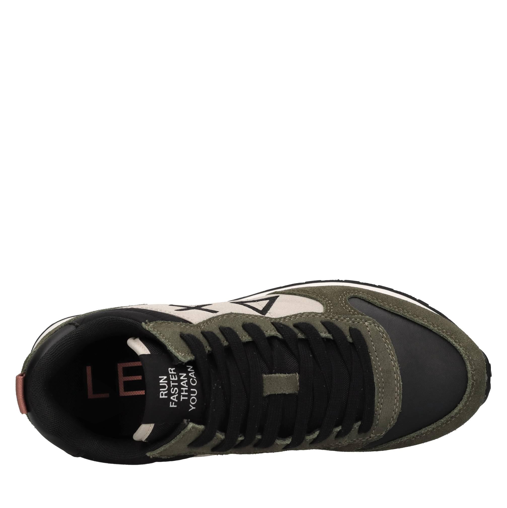 Sneakers in camoscio e tessuto 