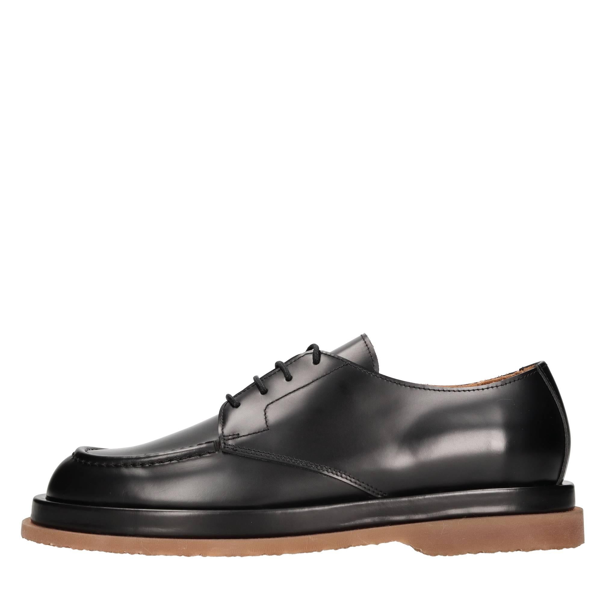 Stringate in pelle 