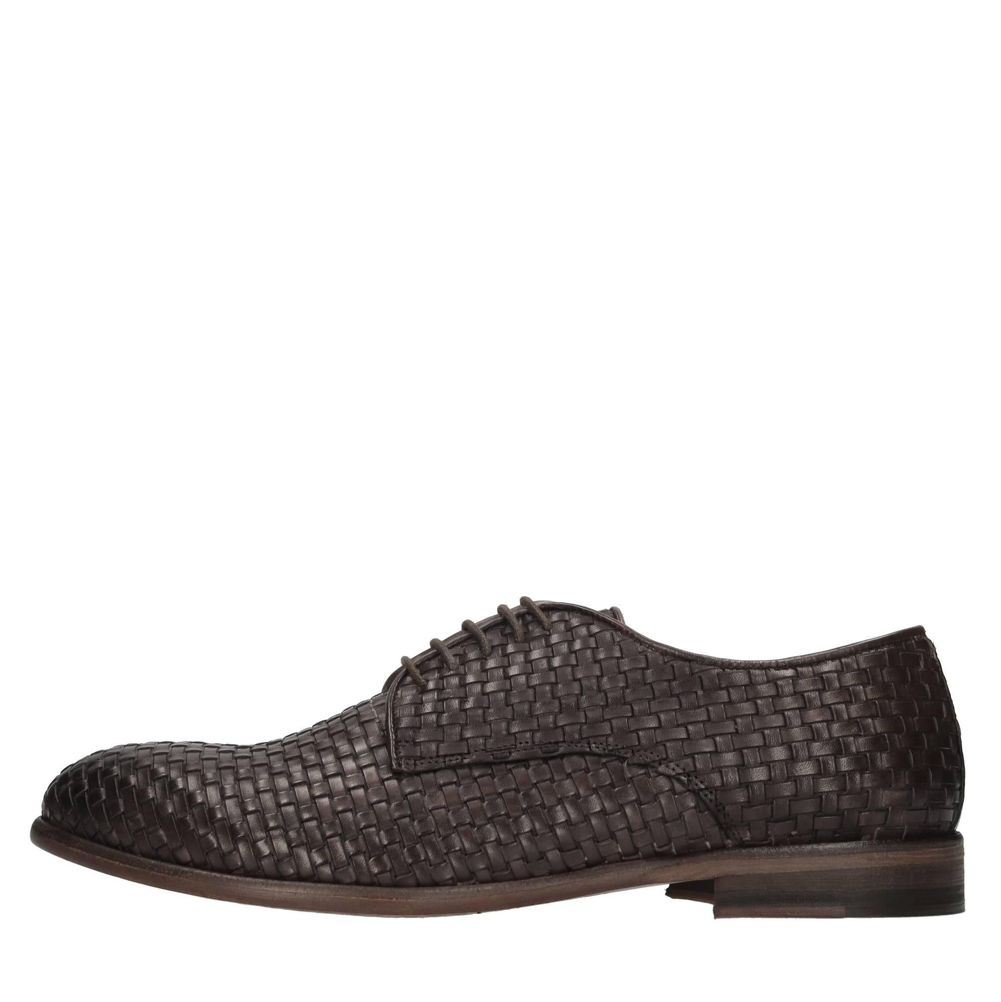 Stringate in pelle 