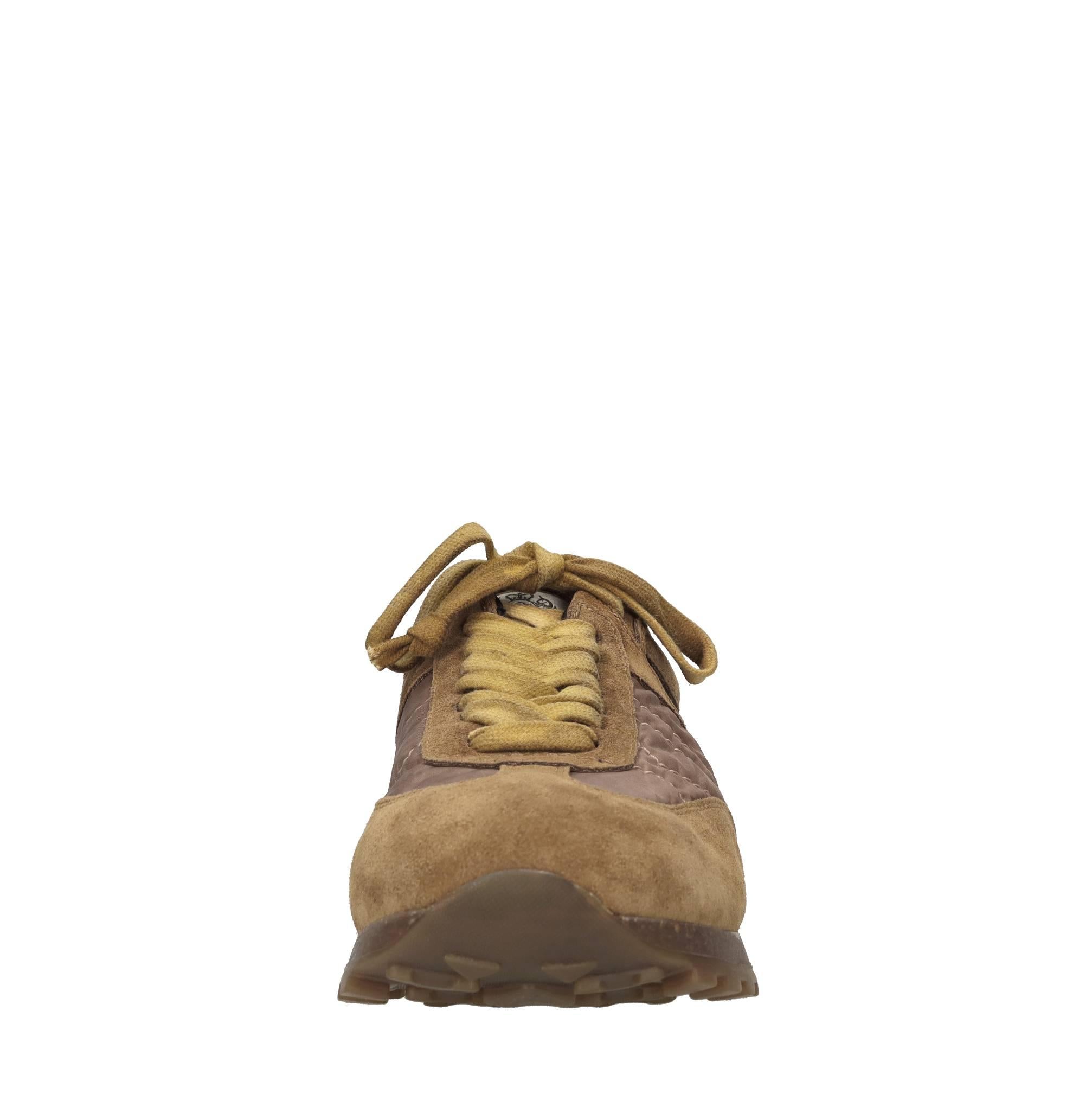 Sneakers in camoscio e tessuto 
