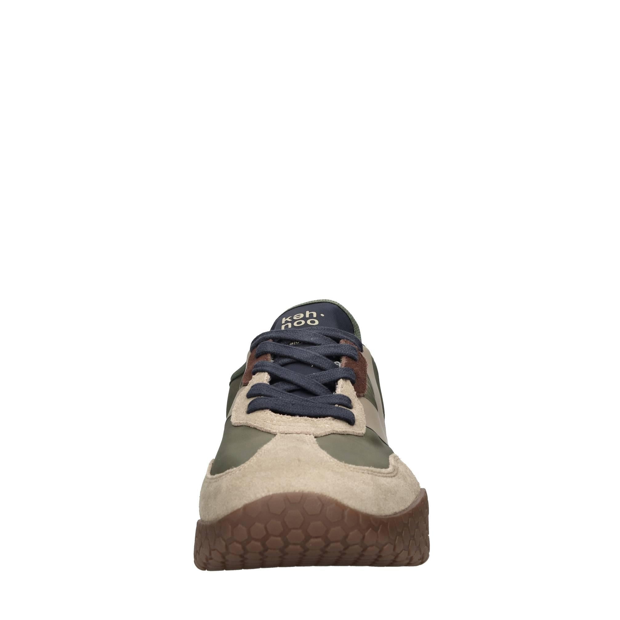 Sneakers in camoscio e tessuto 