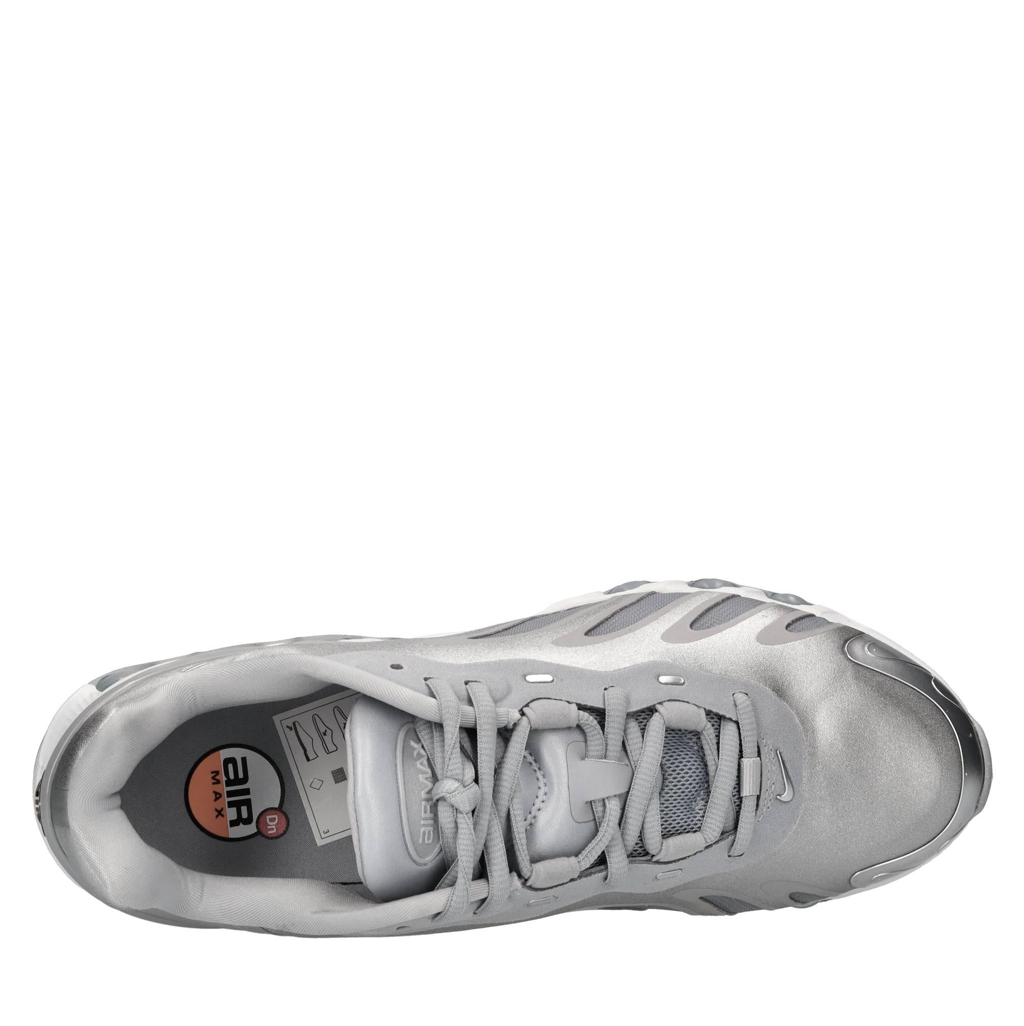 Sneakers  in ecopelle e tessuto 