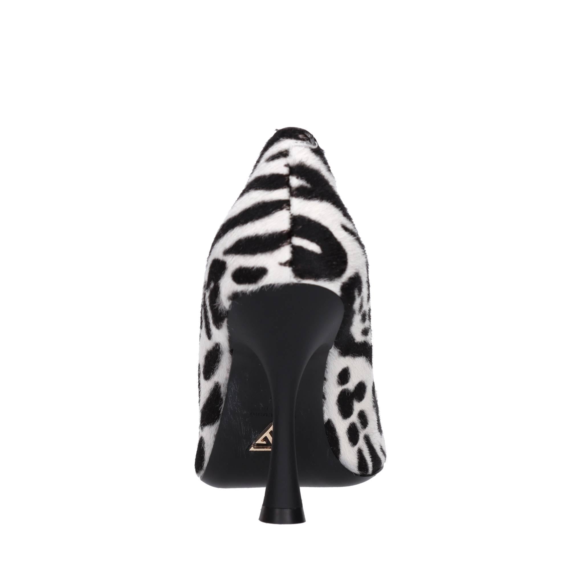 Décolleté in cavallino 