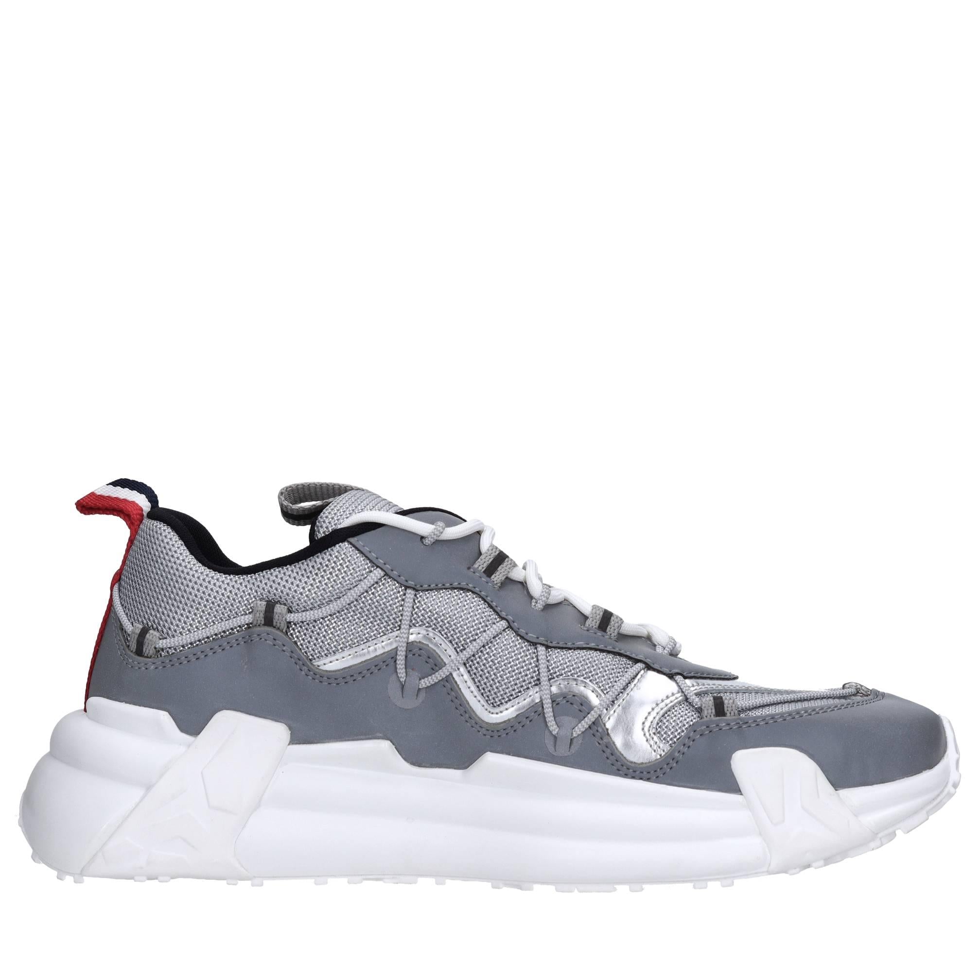 Sneakersr in pelle e tessuto 