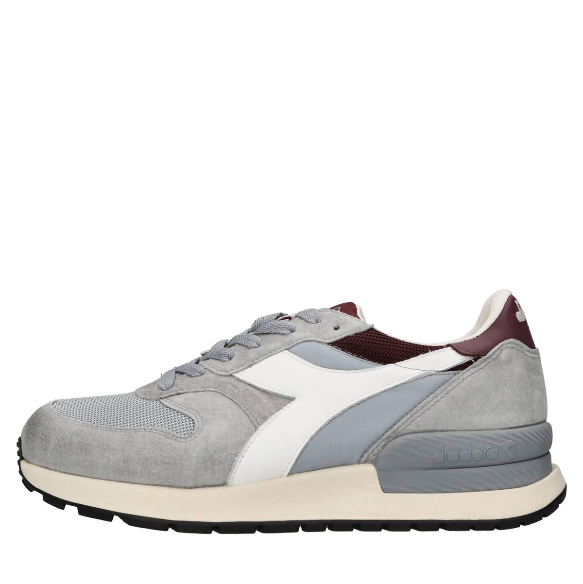 Sneakers in camoscio e tessuto 