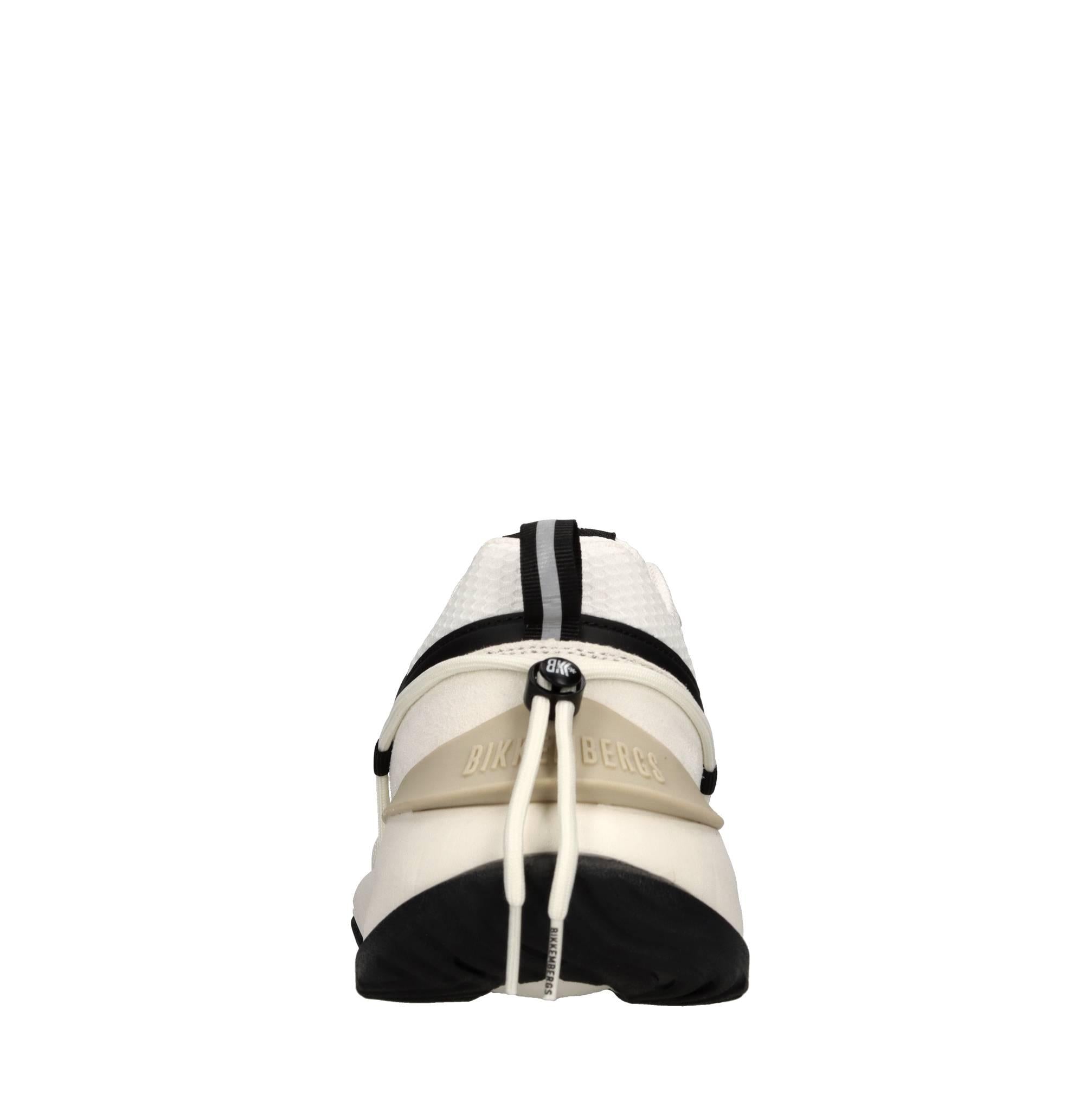 Sneakers in camoscio, ecopelle e tessuto 