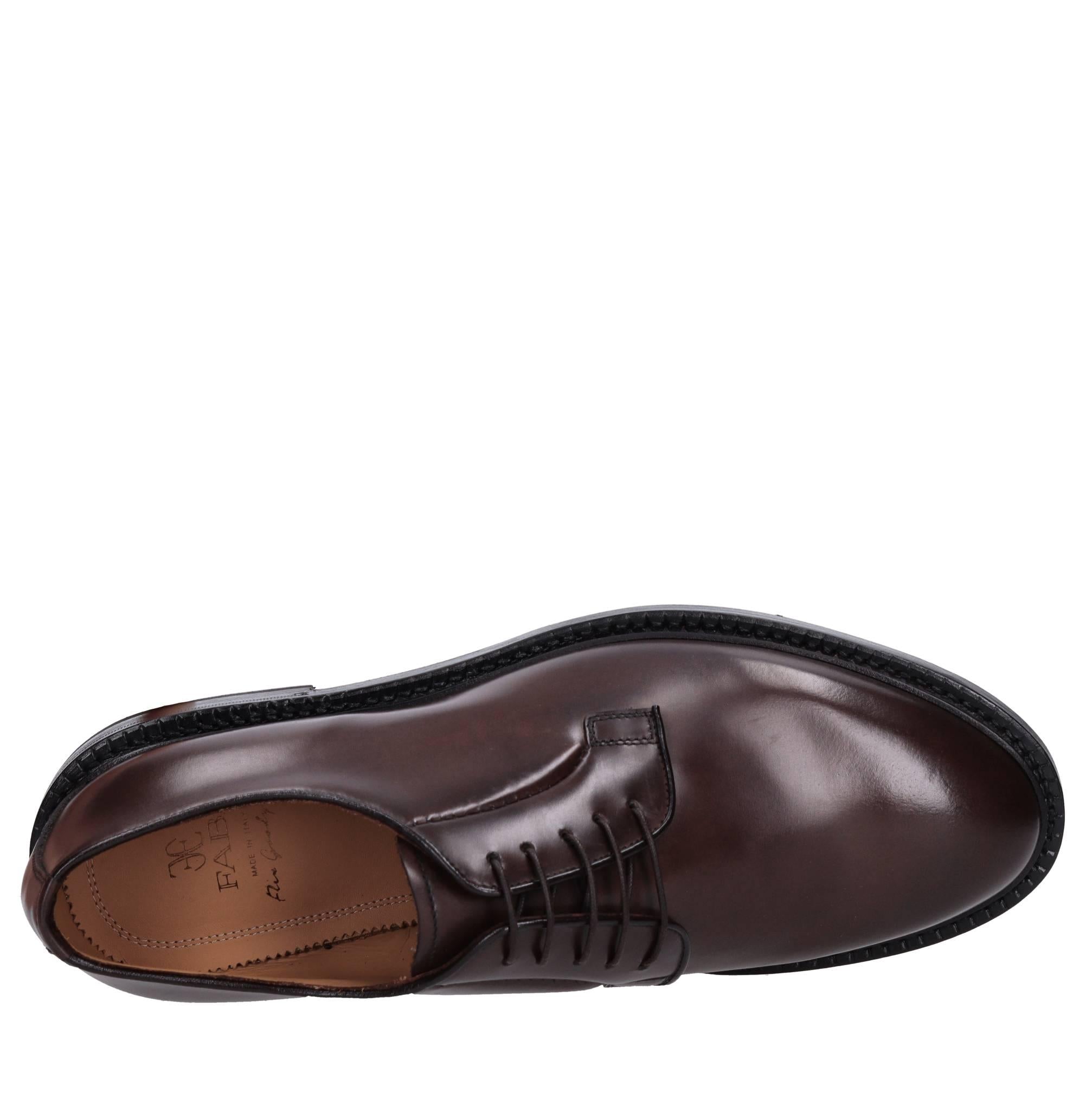 Stringate in pelle 