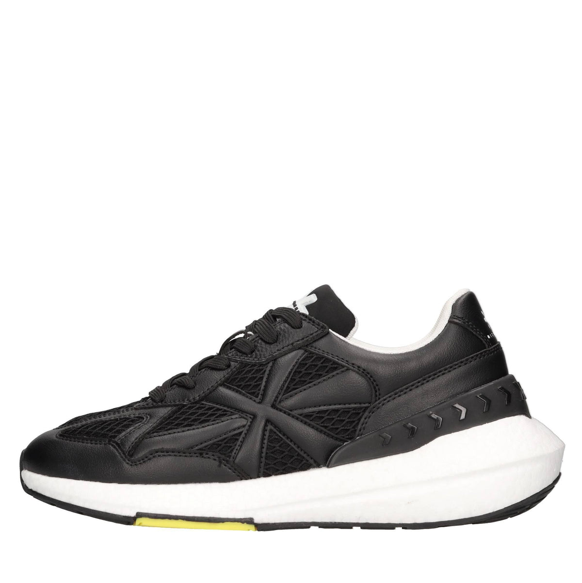 Sneakers in ecopelle e tessuto 
