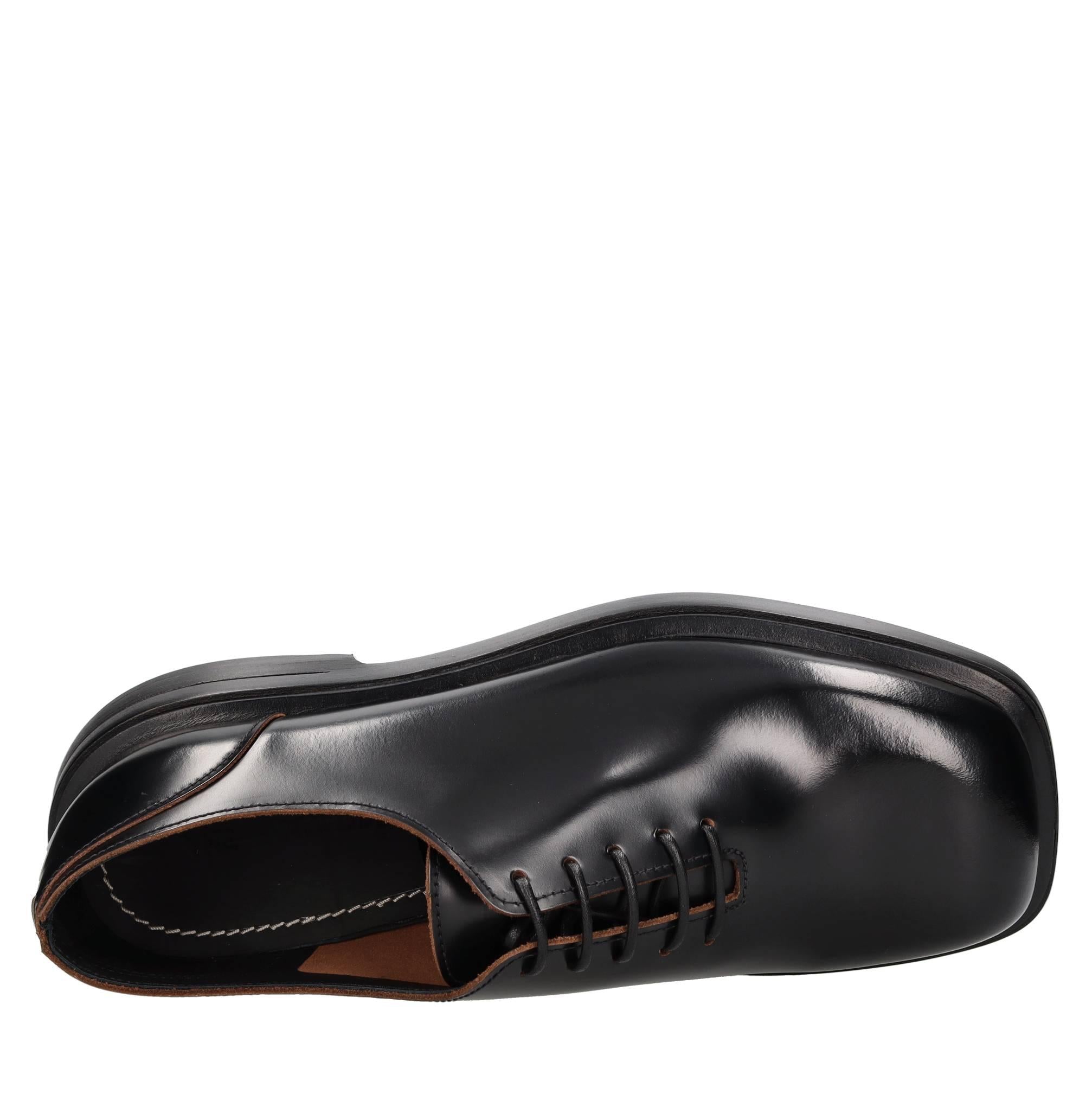 Stringate modello Sam in pelle 