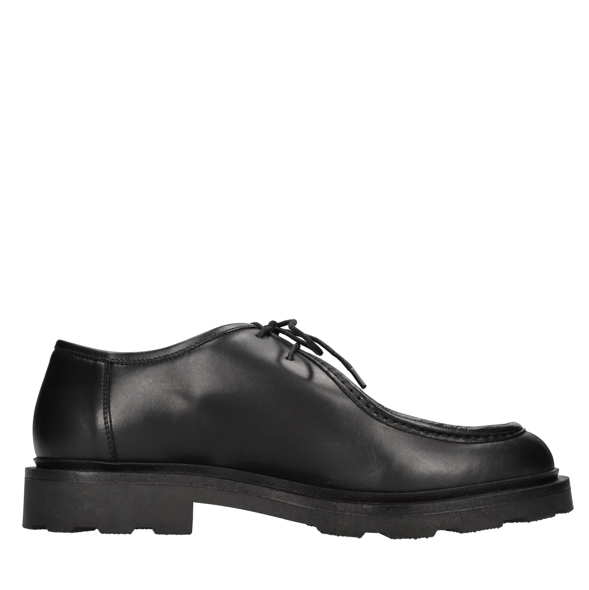 Stringate in pelle 