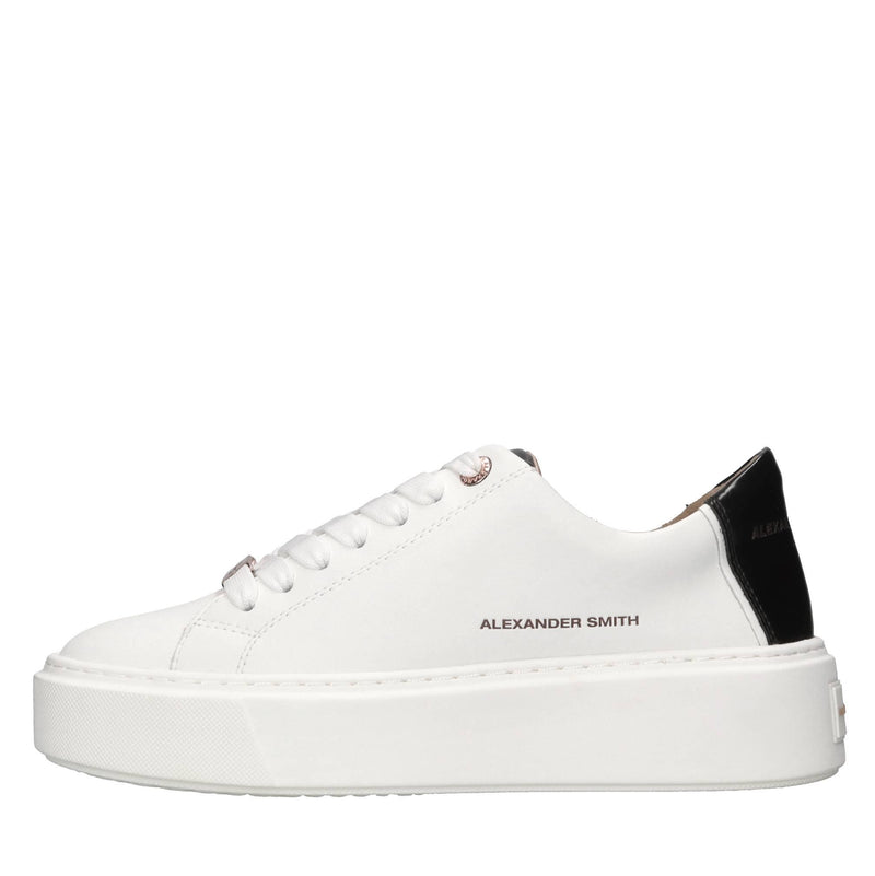 Sneakers in pelle ed ecopelle. 