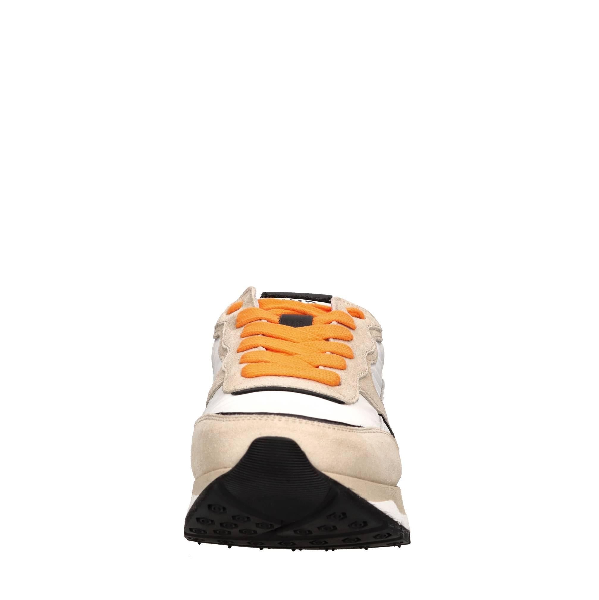 Sneakers in camoscio e tessuto 