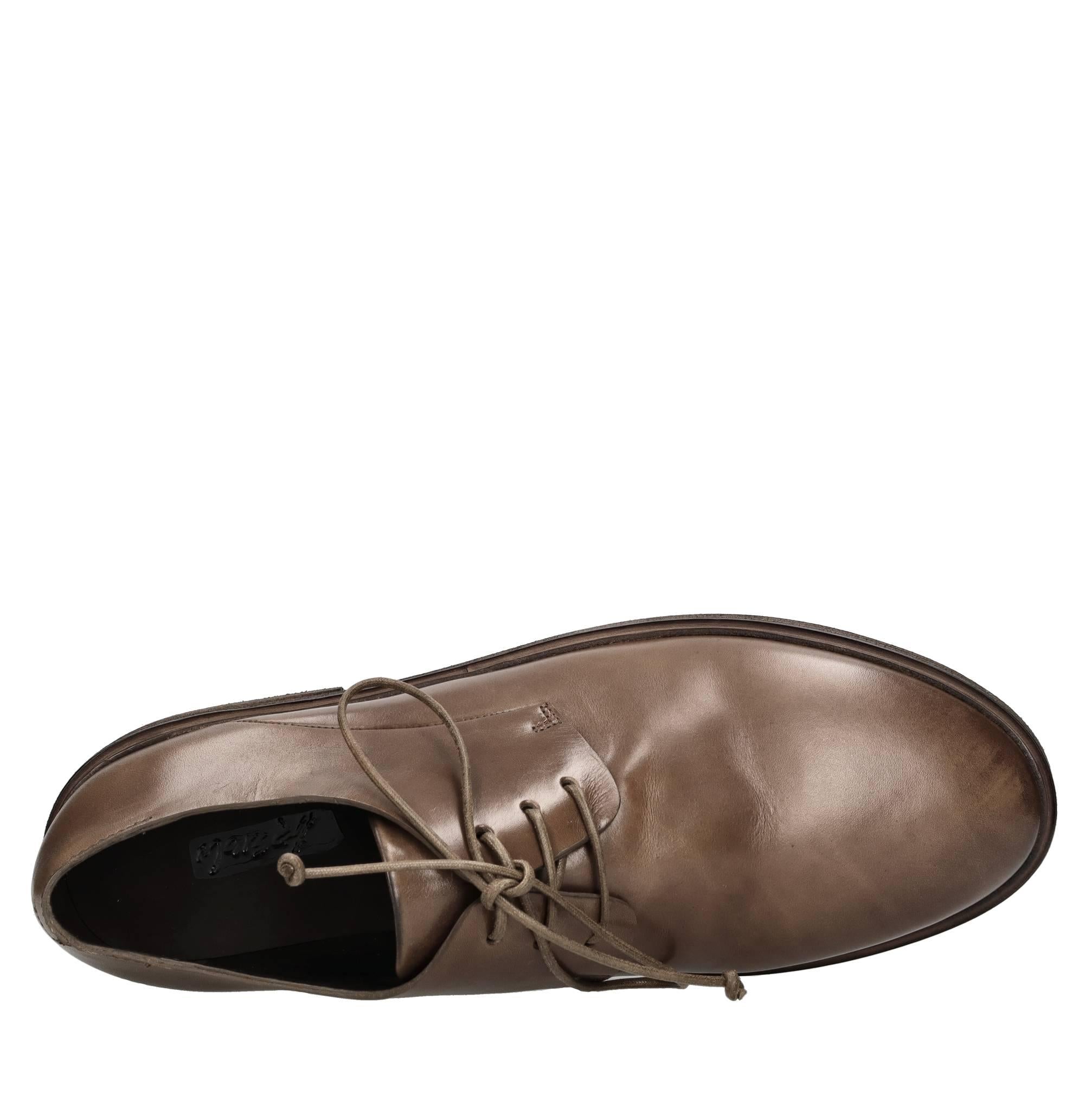 Stringate in pelle 