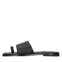 Flat in pelle 