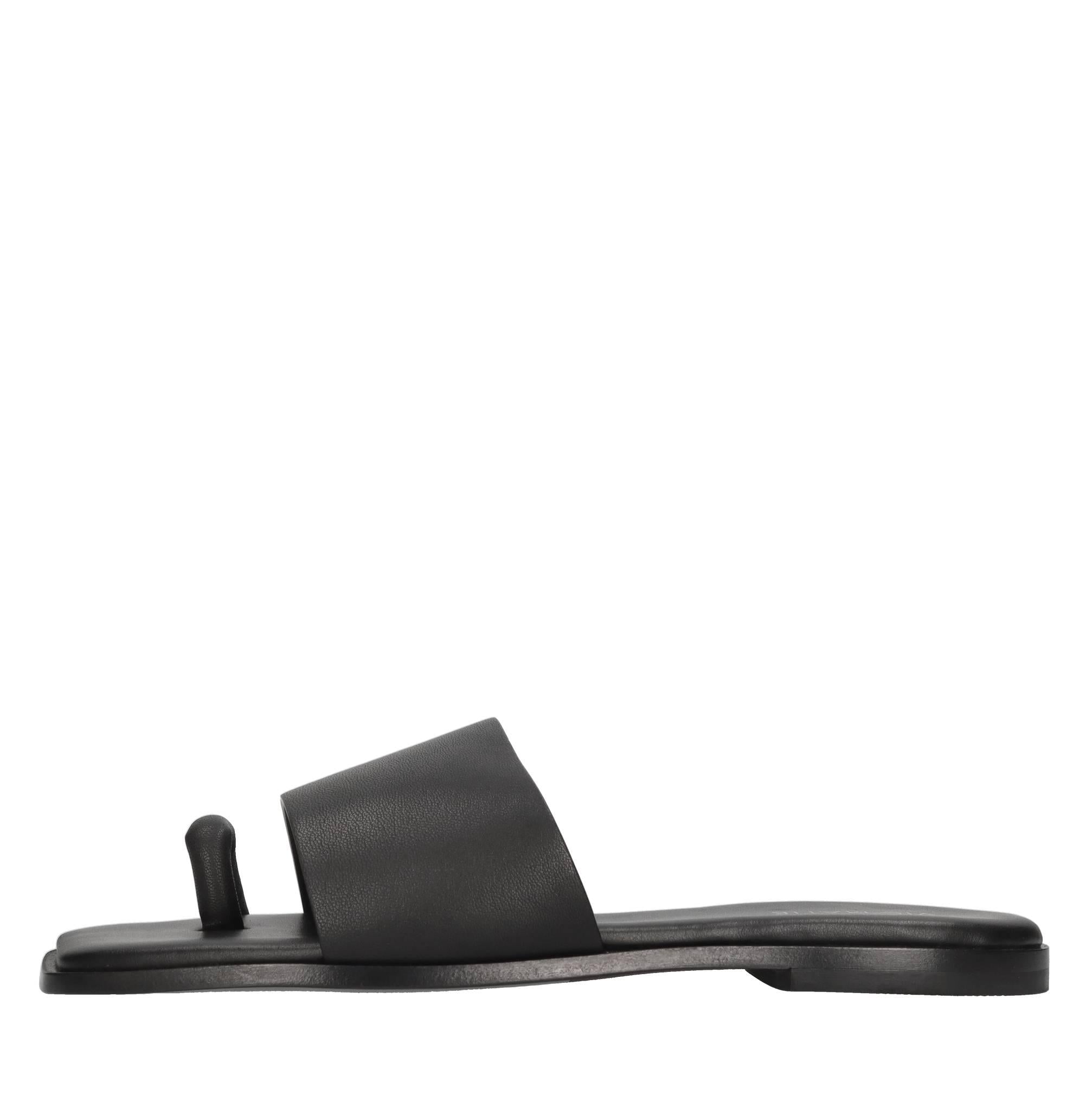 Flat in pelle 