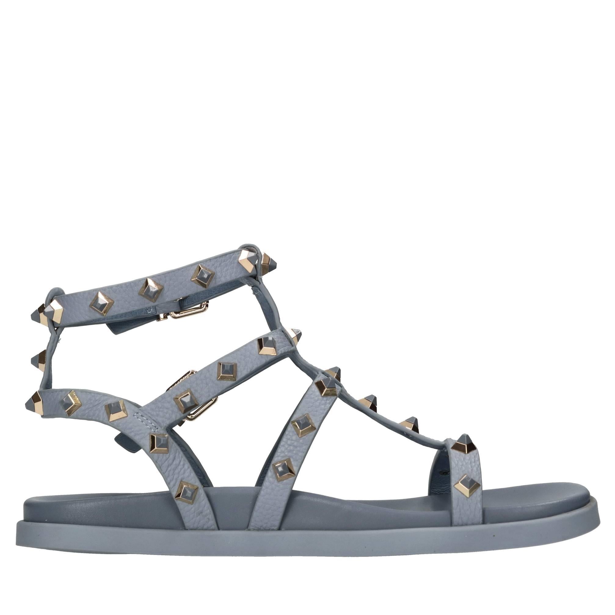 Sandali flat in pelle con applicazioni 