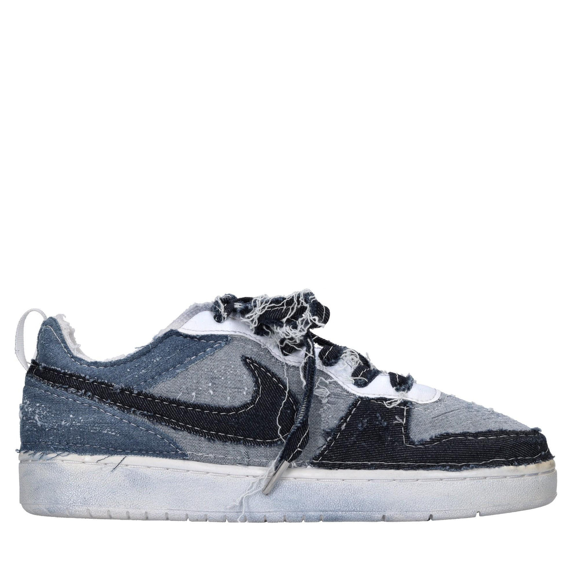 Sneakers in tessuto. 