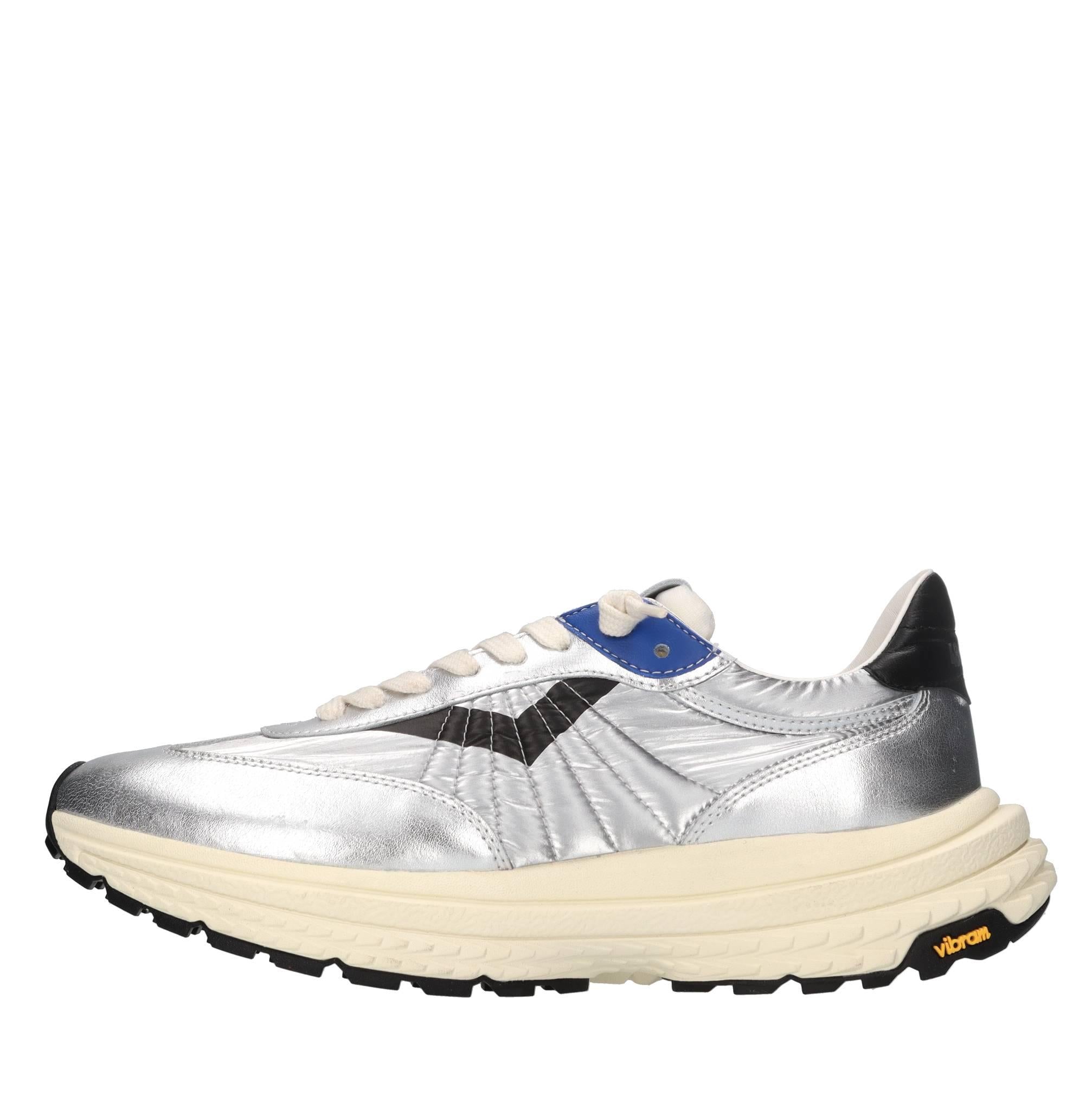 Sneakers in pelle e tessuto 
