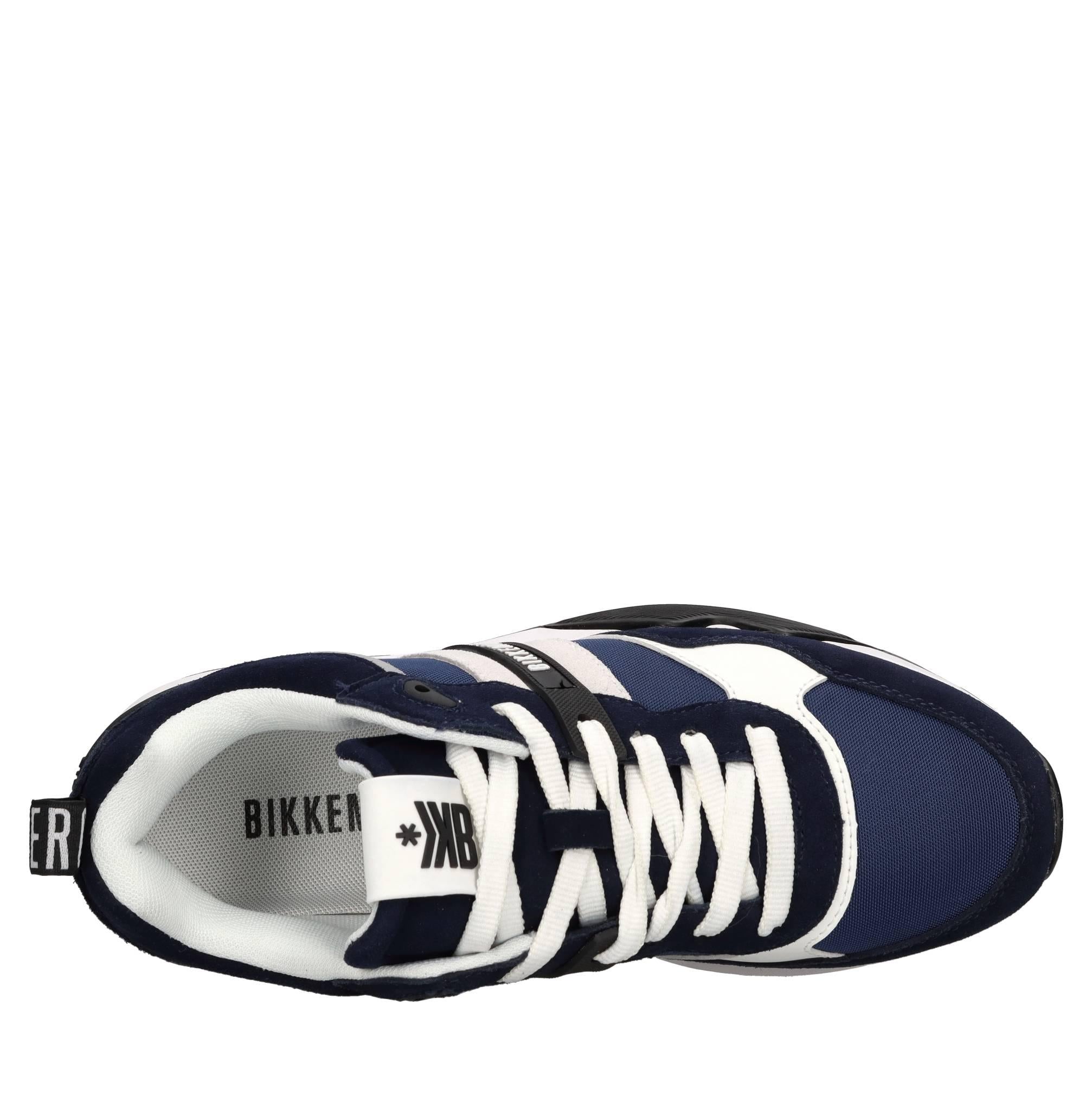 Sneakers in camoscio, ecopelle e tessuto 