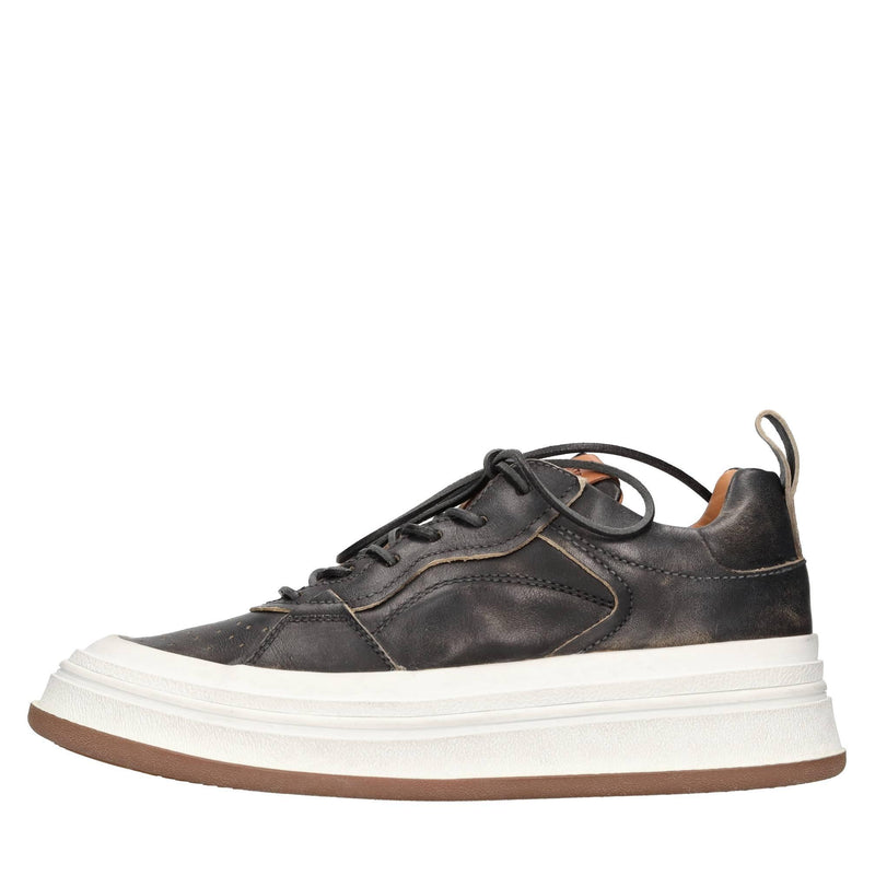 Sneakers in pelle 
