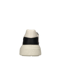 Sneakers Off road in pelle 