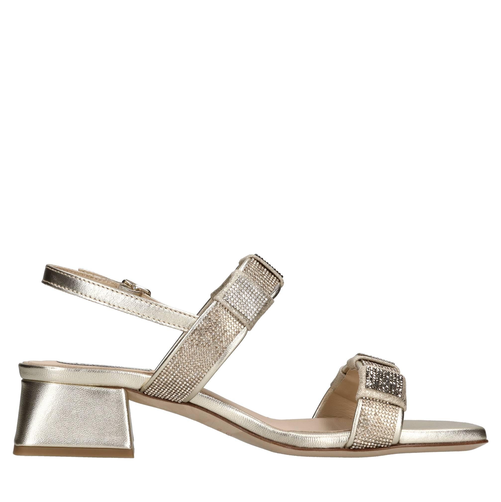 Sandali in pelle e strass 