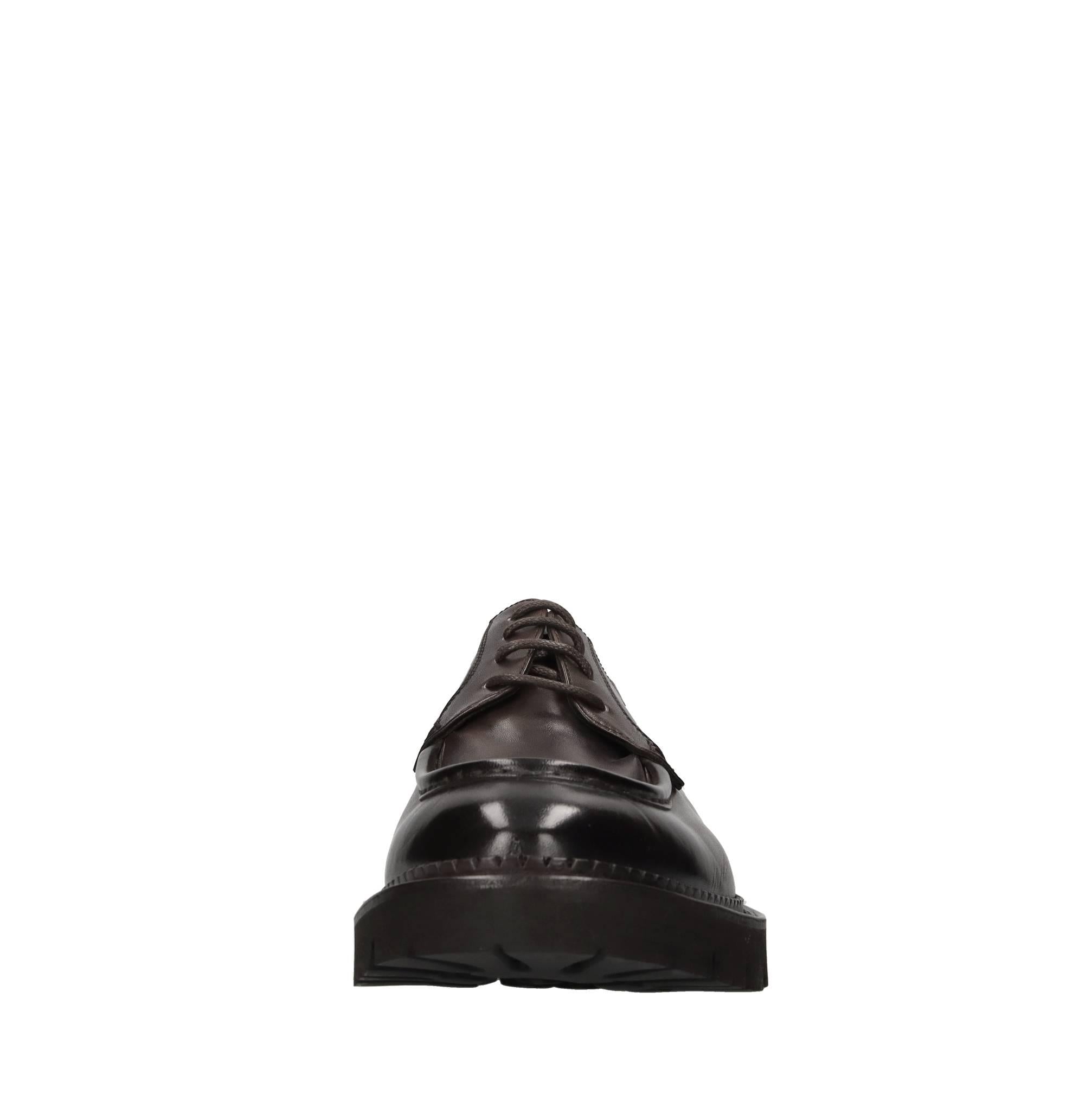Stringate in pelle 