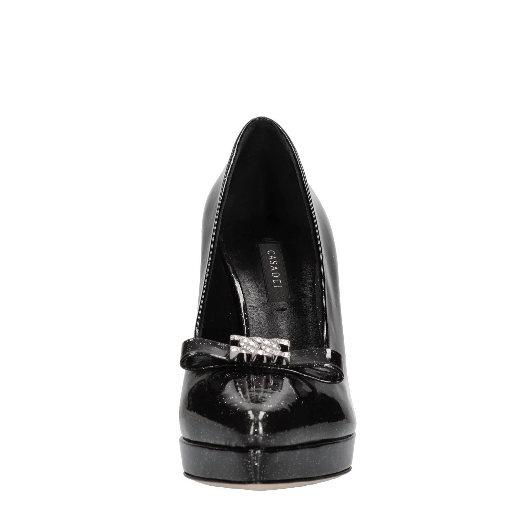 Décolleté Michelle in pelle con microglitter argento,fiocco con C-chain impreziosito da strass 