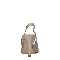 Décolleté slingback in pelle lucida 