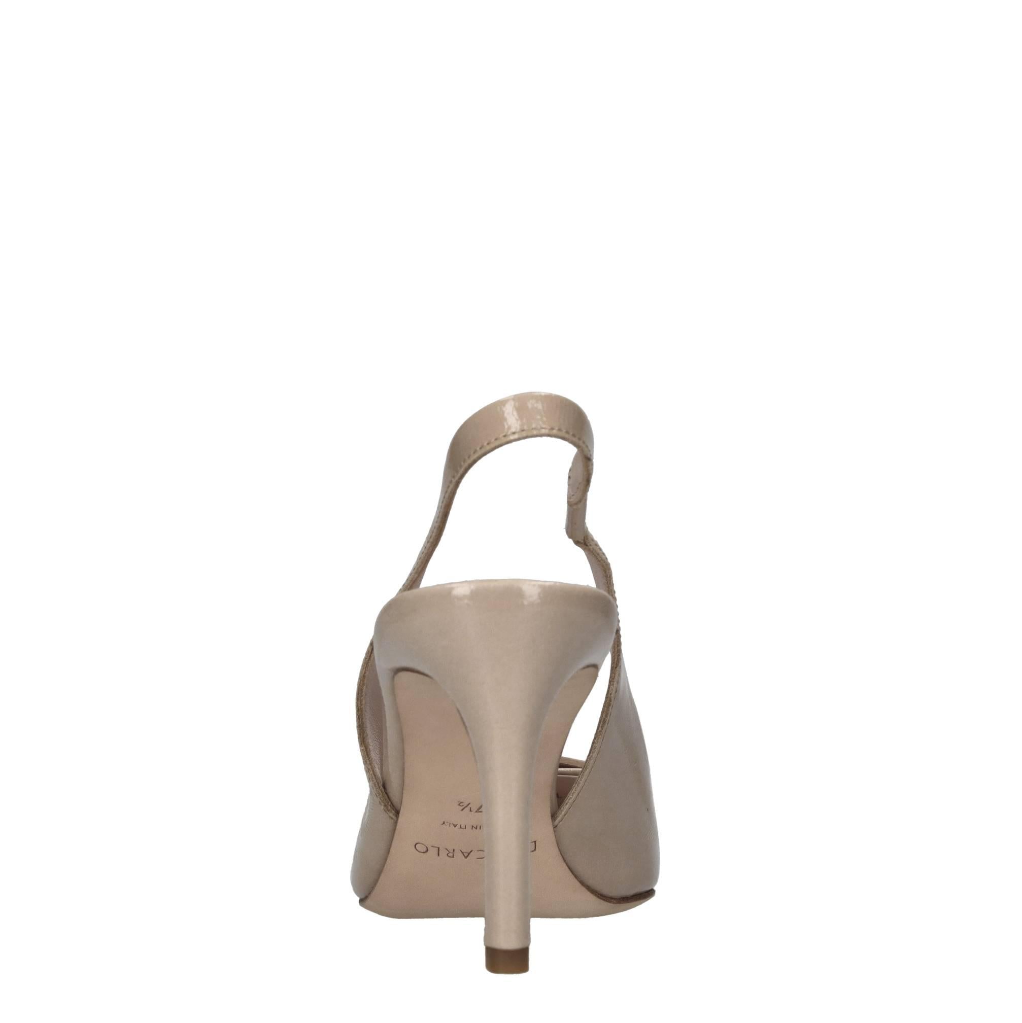 Décolleté slingback in pelle lucida 