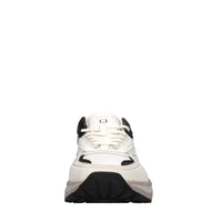 Sneakers in camoscio e tessuto 