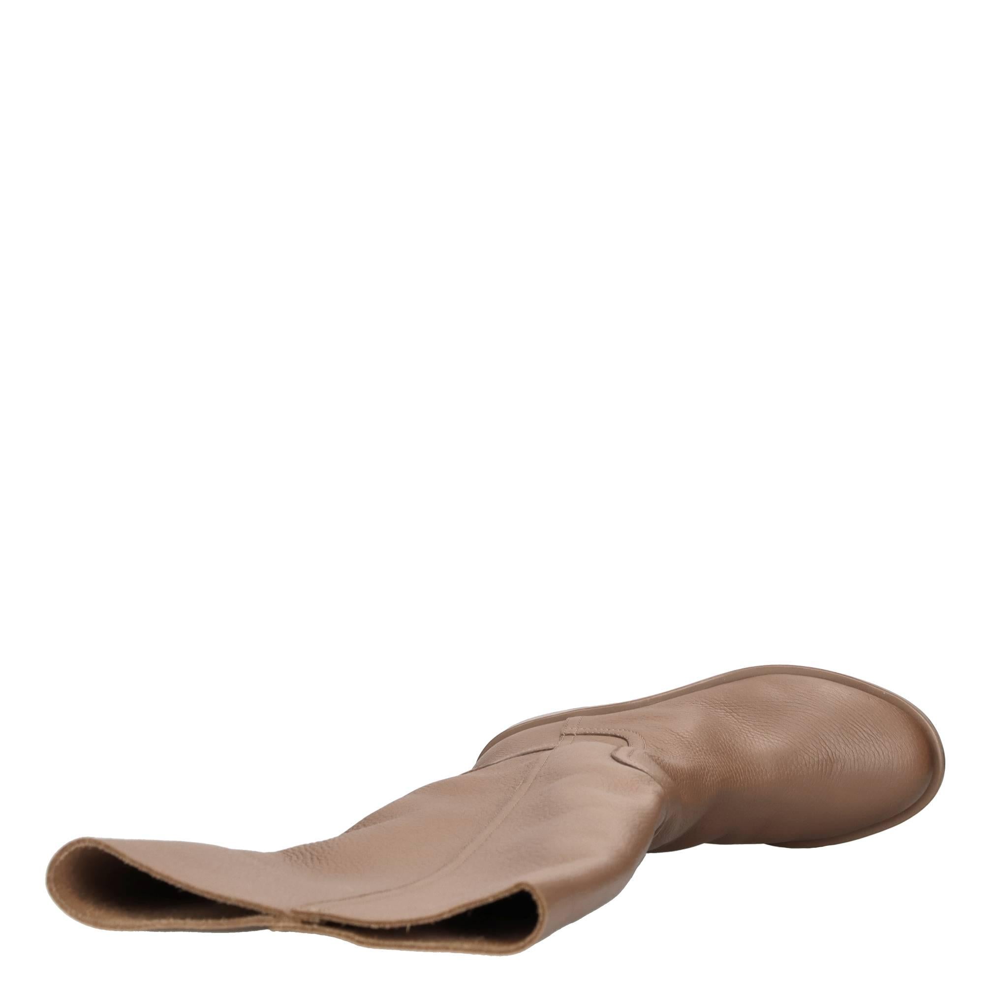 Stivali in pelle martellata 