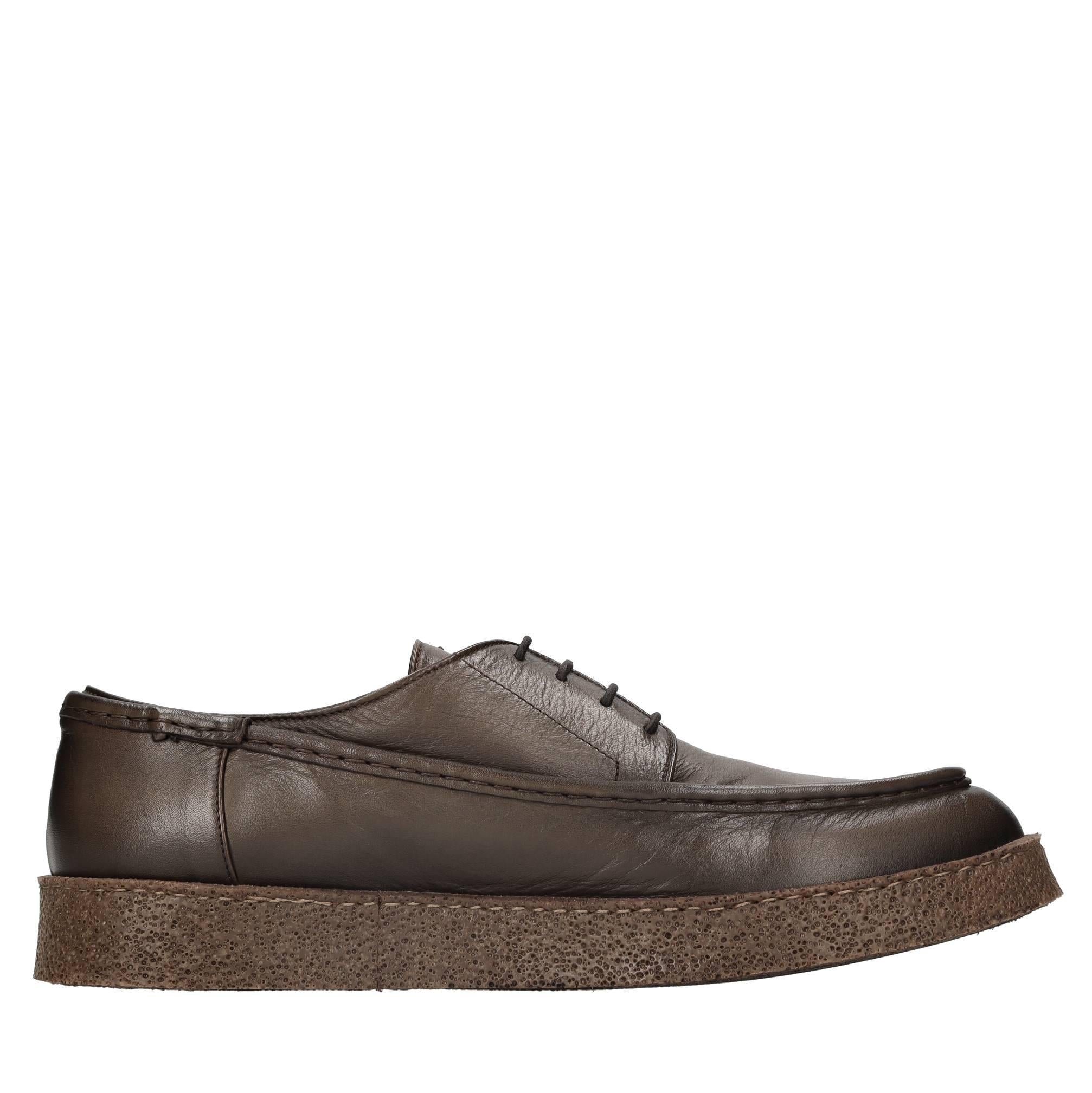 Stringate modello YAN in pelle 