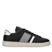 Sneakers in ecopelle. 